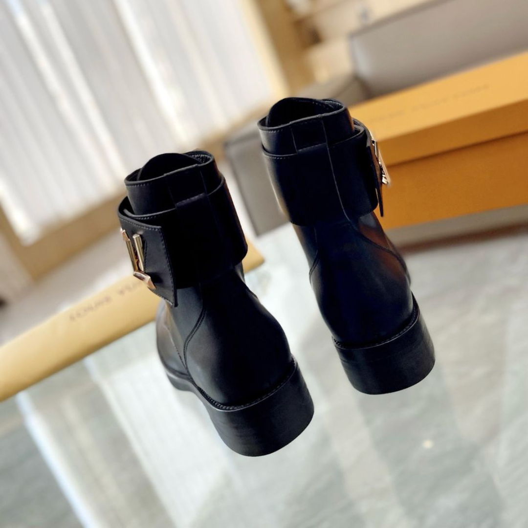 LV Wonderland Black Logo Boot