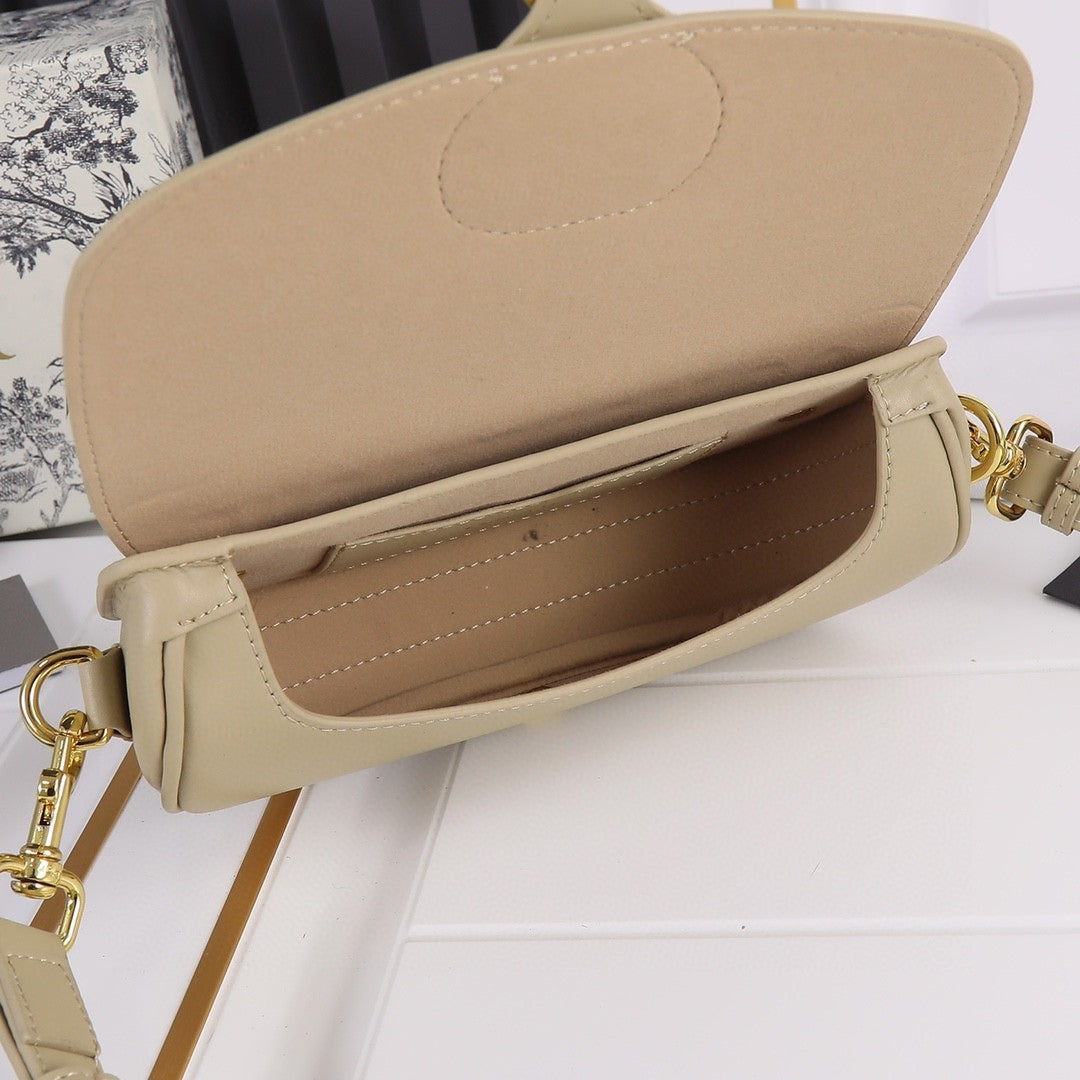 Dio Bobby West-East Small Matte Beige 22cm Bag