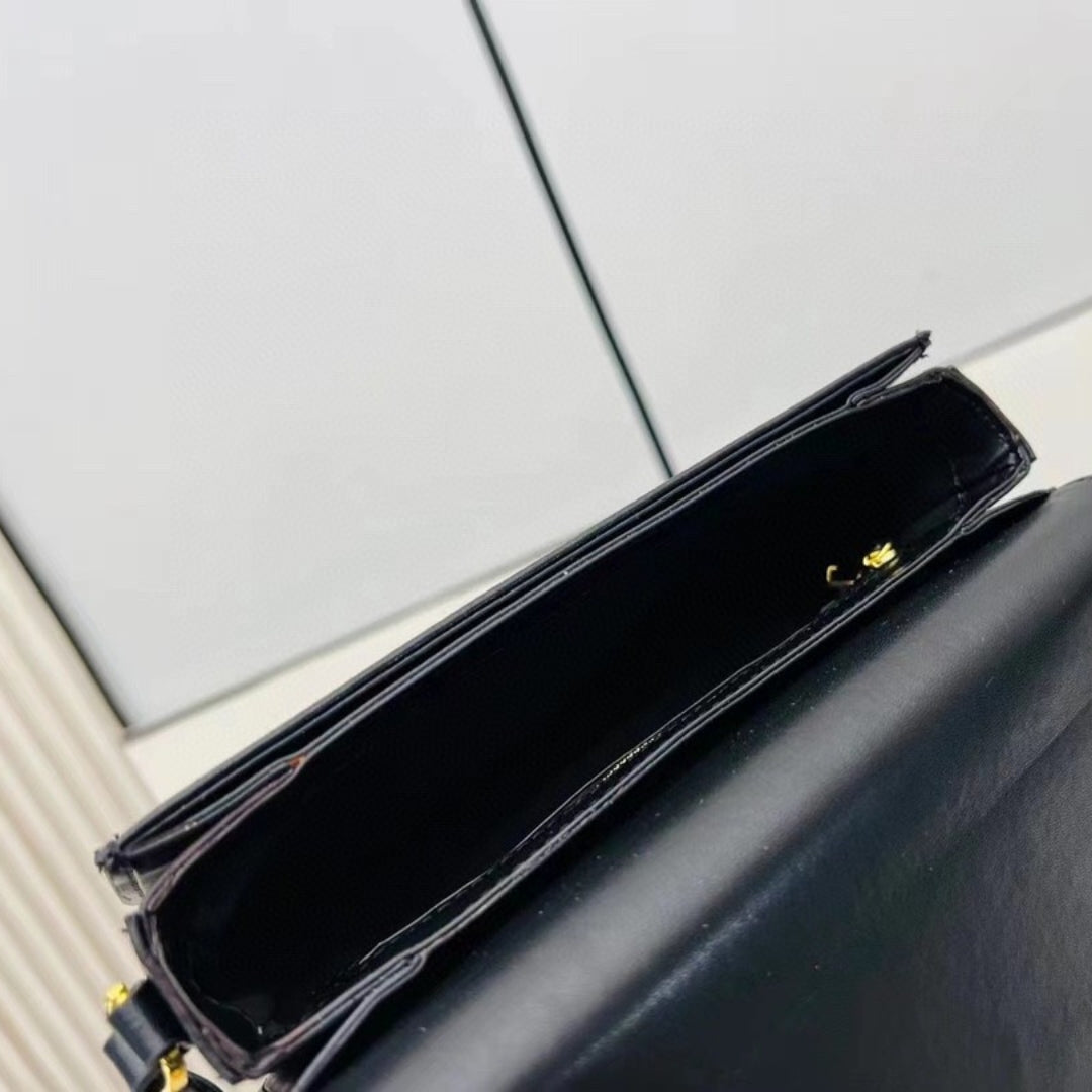Dio Signature Black Bag 19cm