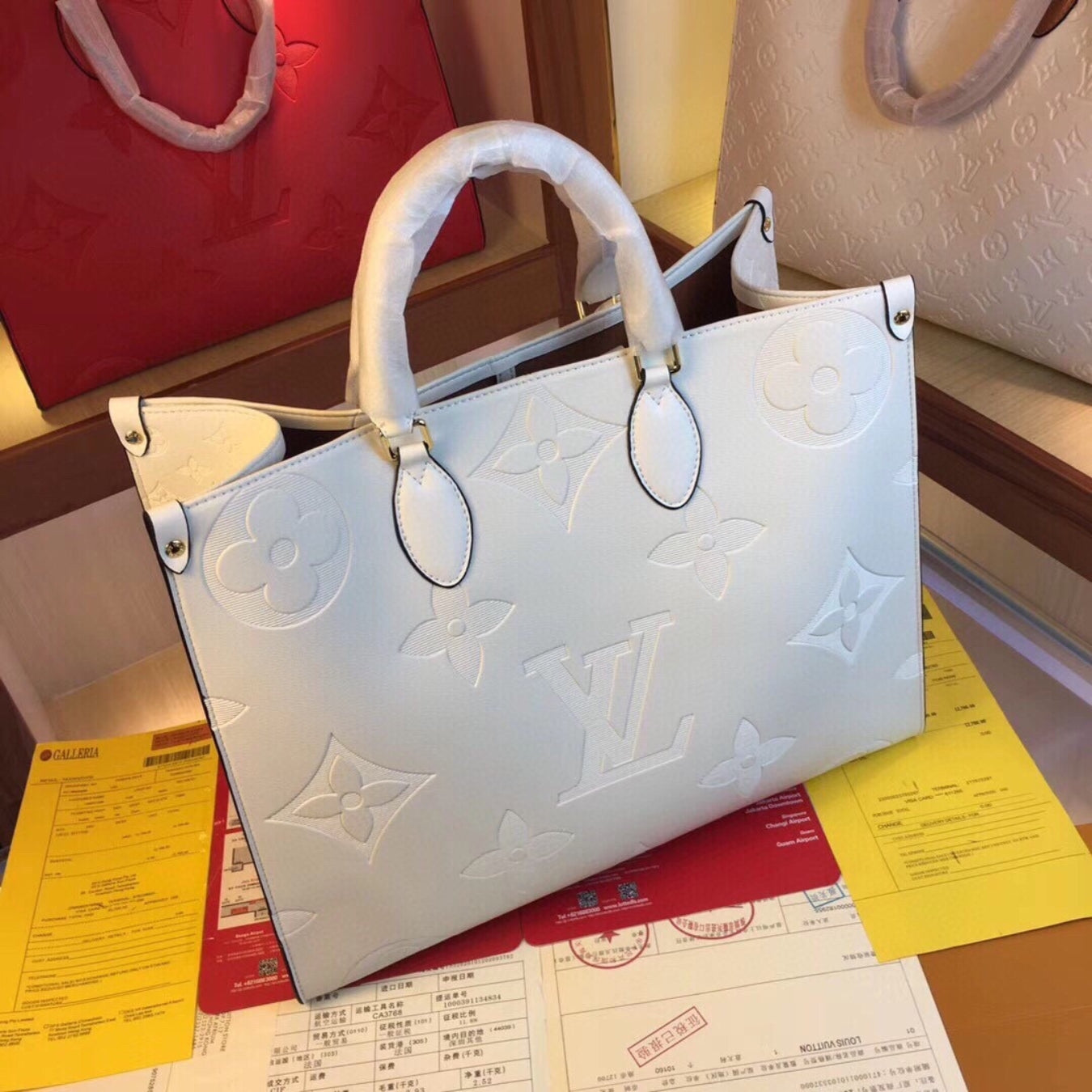 LV On The Go Bag White Leather 41cm large