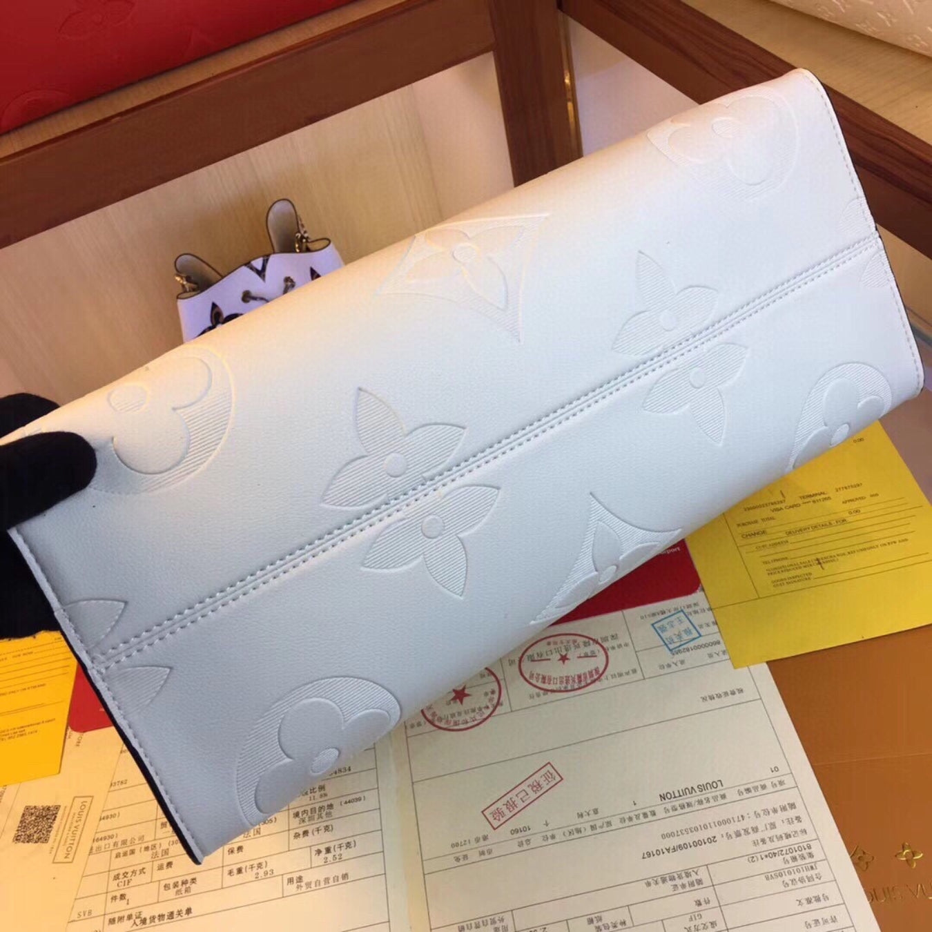 LV On The Go Bag White Leather 41cm large