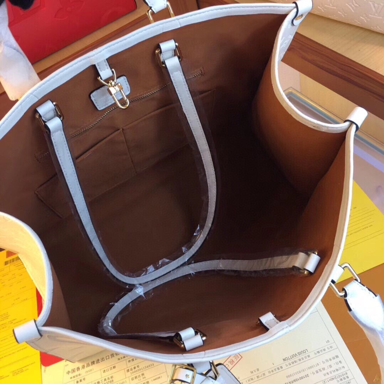 LV On The Go Bag White Leather 41cm large