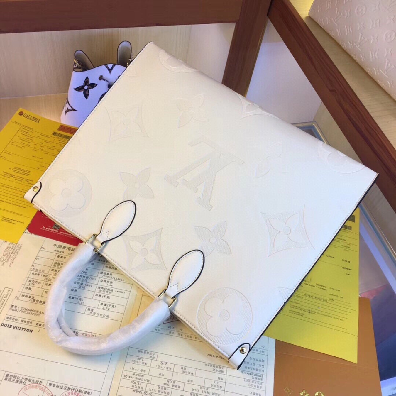 LV On The Go Bag White Leather 41cm large