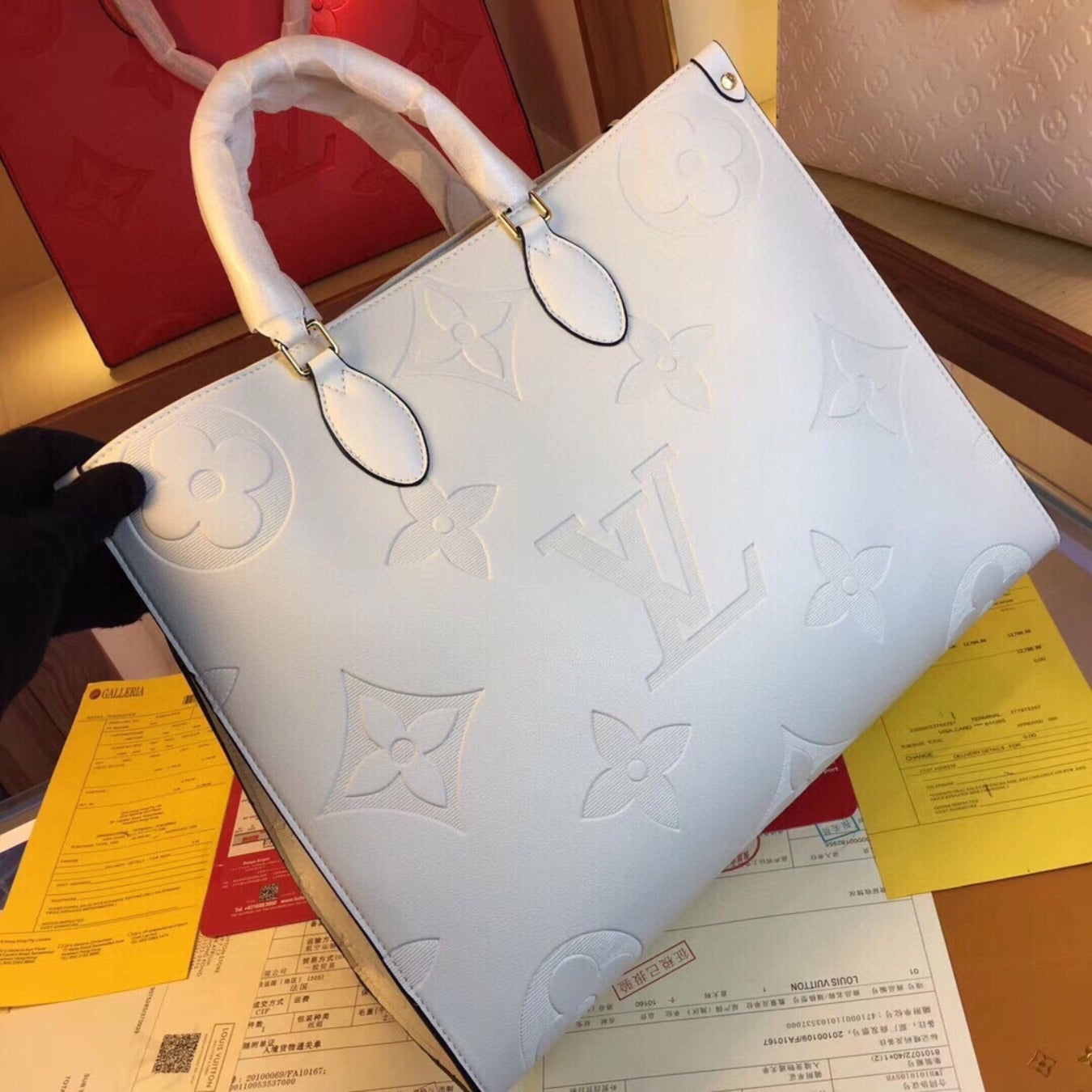 LV On The Go Bag White Leather 41cm large