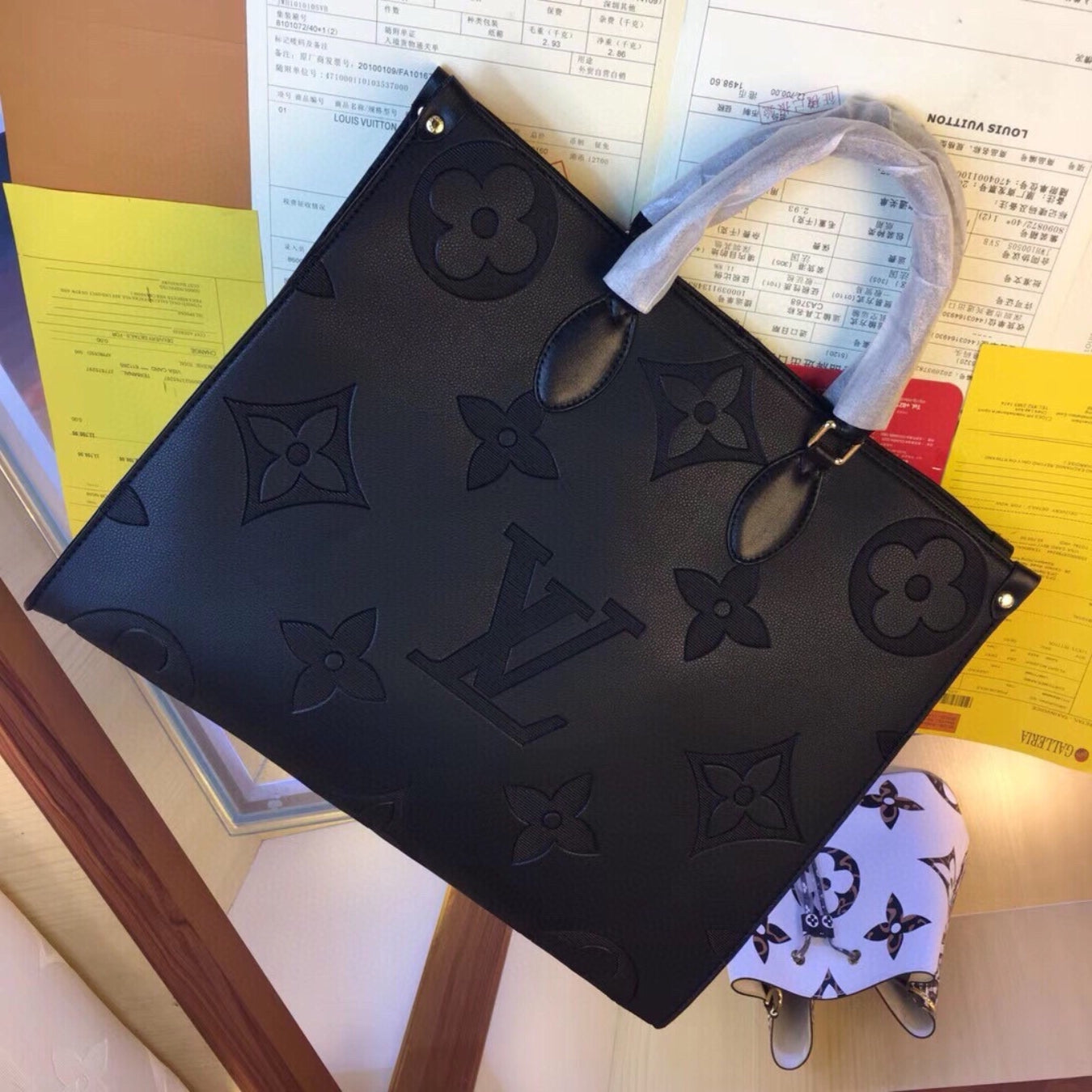 LV On The Go Black Leather Bag 41cm Large