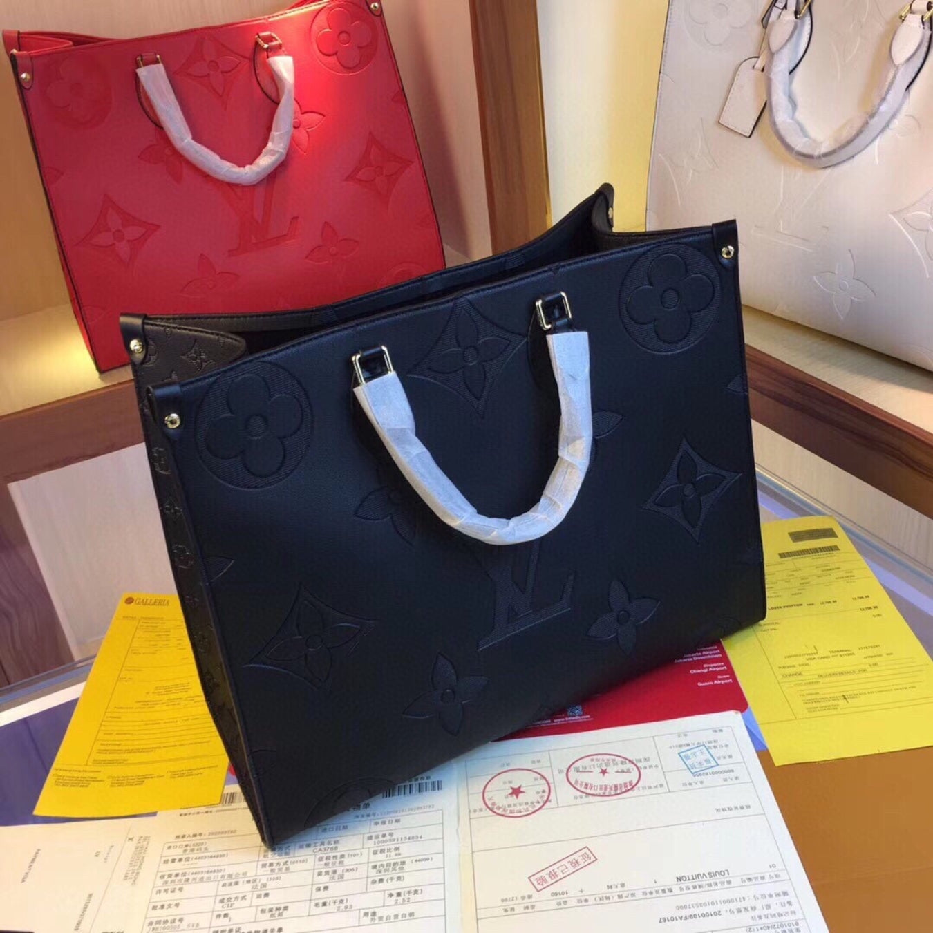 LV On The Go Black Leather Bag 41cm Large