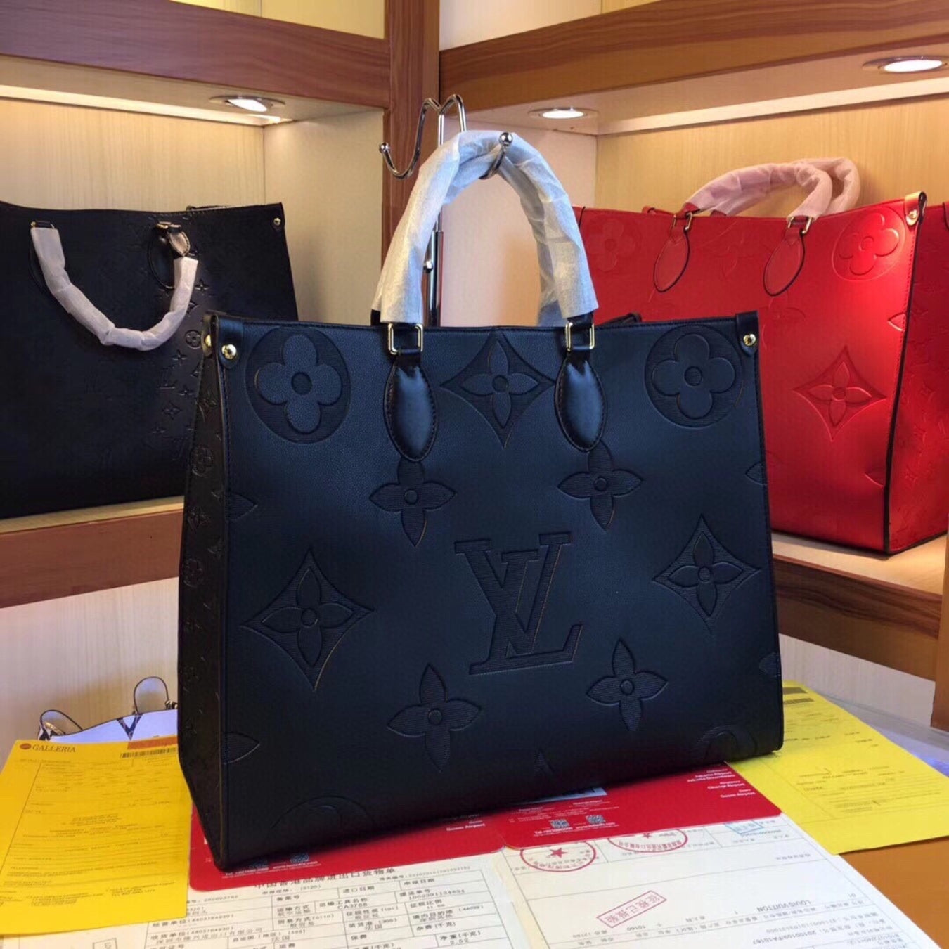 LV On The Go Black Leather Bag 41cm Large