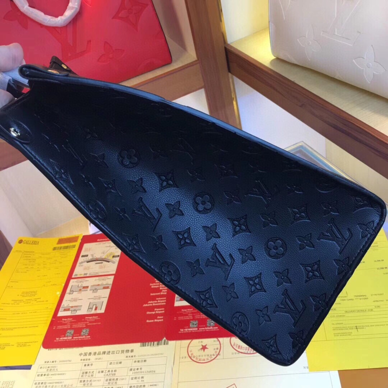 LV On The Go Black Leather Bag 41cm Large
