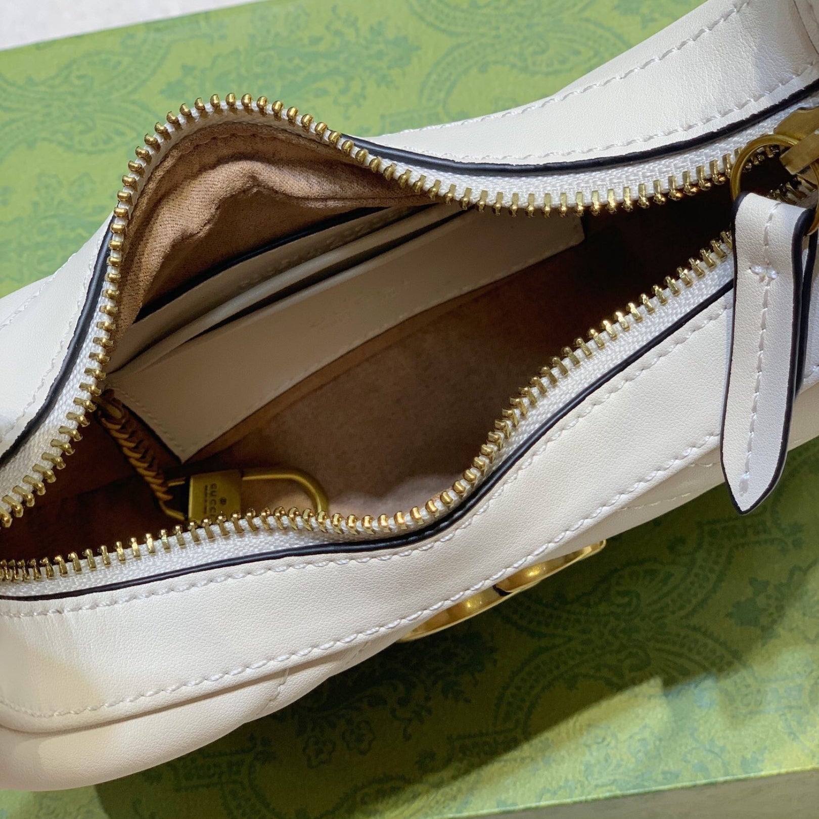 GG Marmont Mini half-moon bag White 21cm