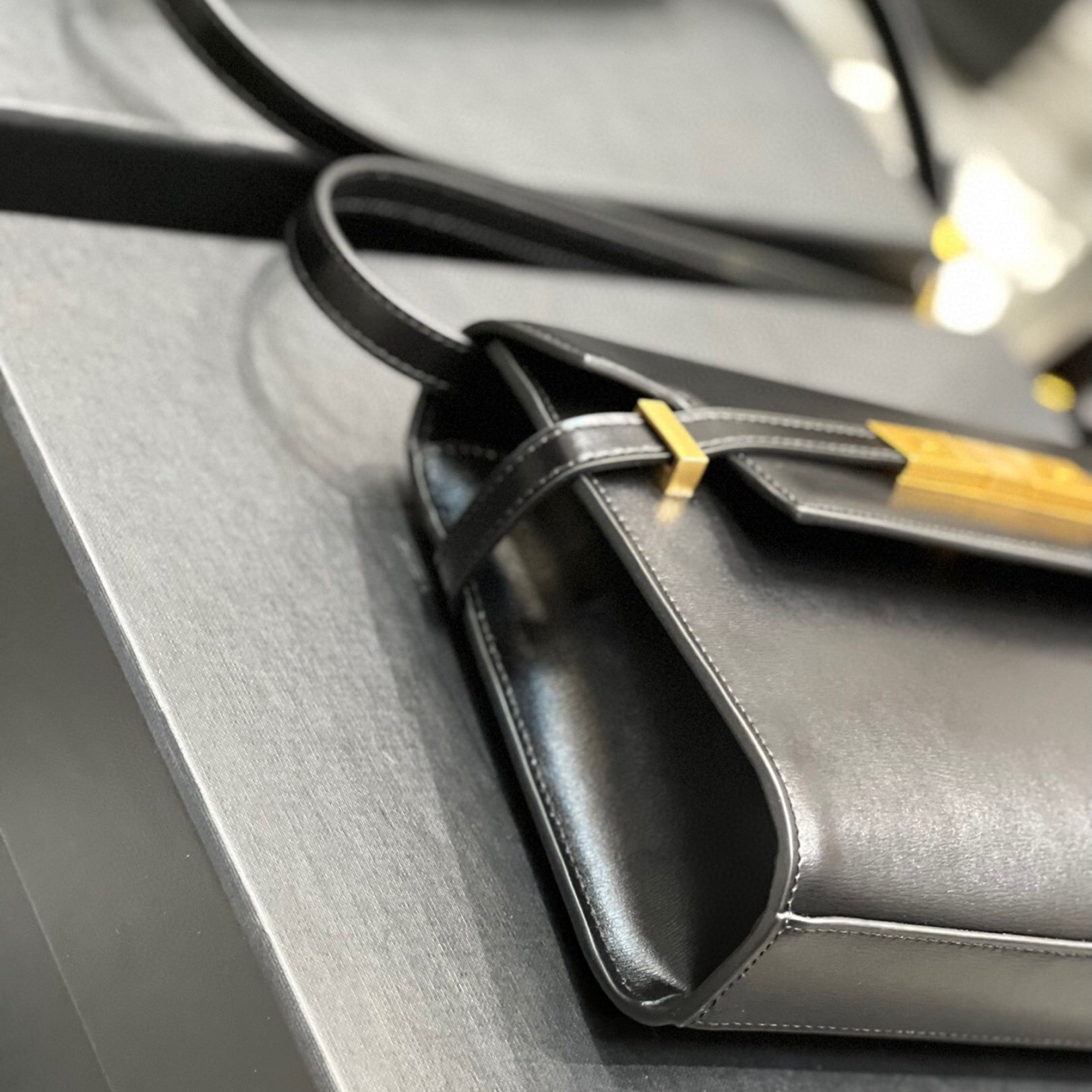 Bolsa YSL Manhattan Preta pequena