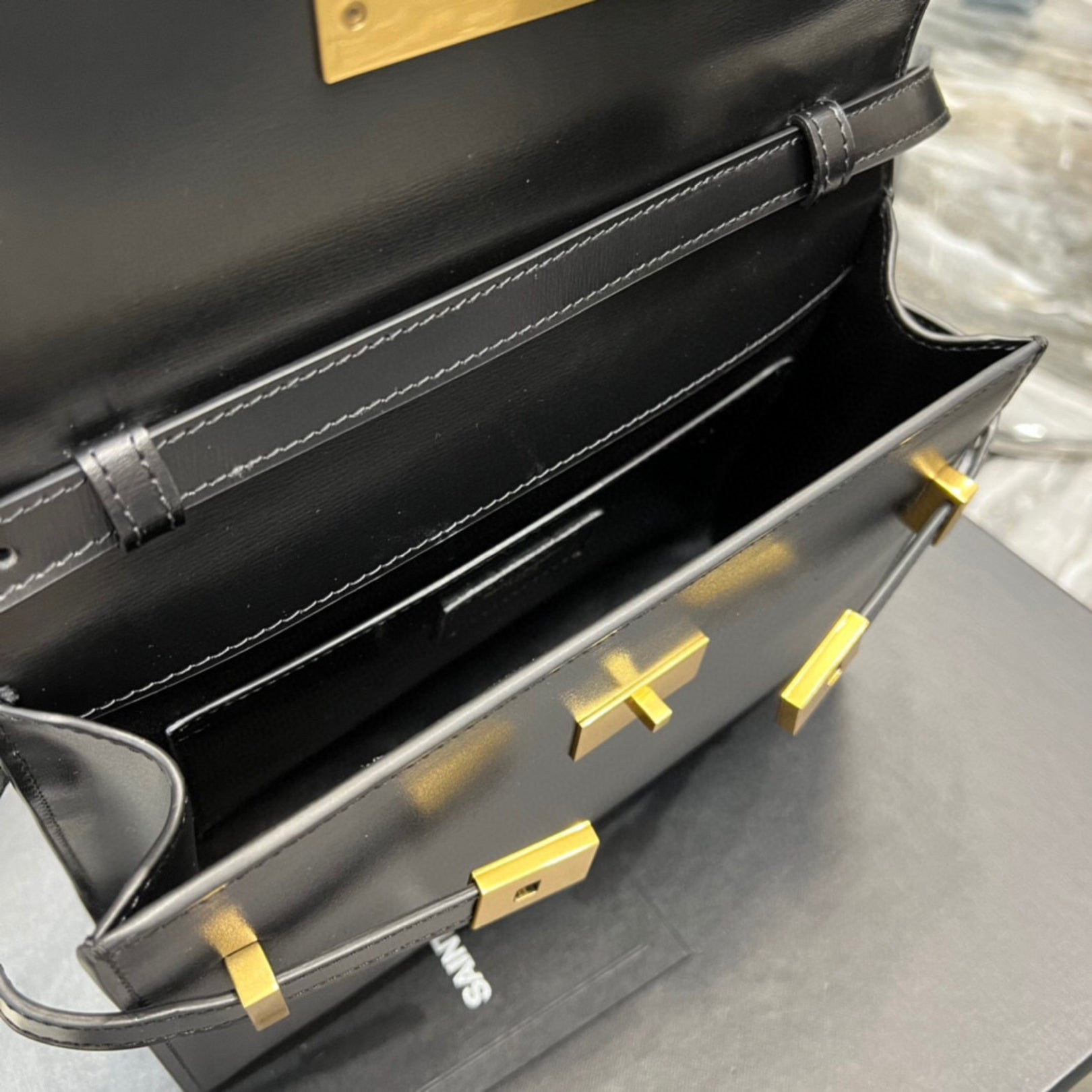 Bolsa YSL Manhattan Preta pequena