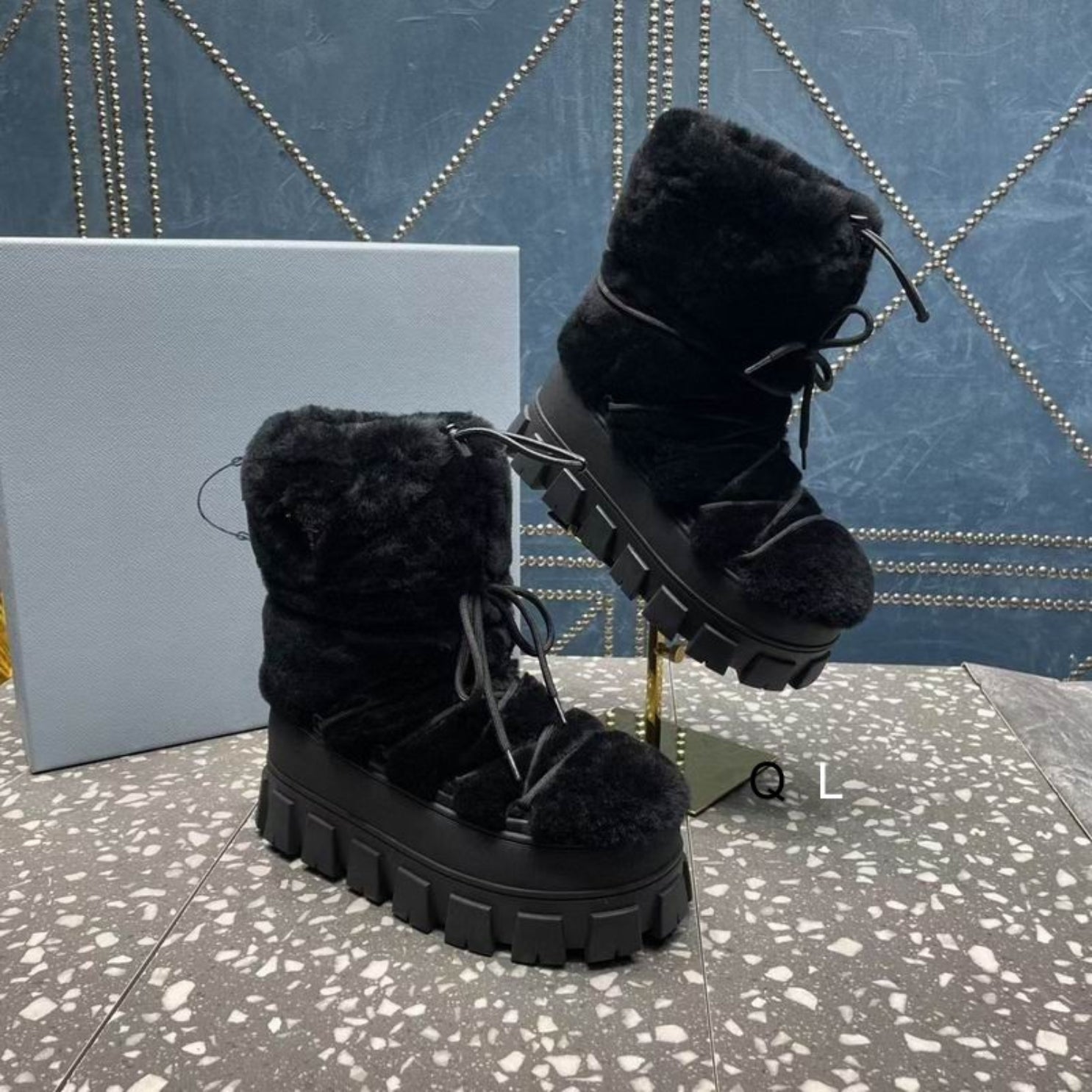 PRD Apres Black Boots with Fur