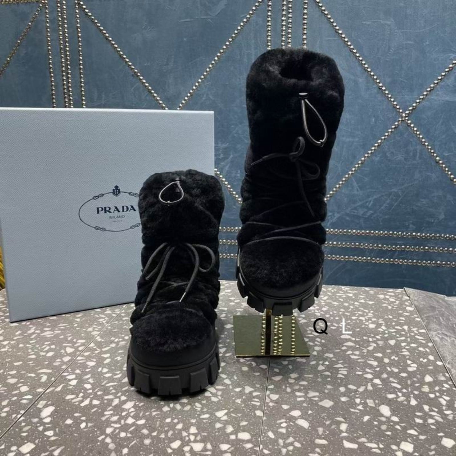 PRD Apres Black Boots with Fur