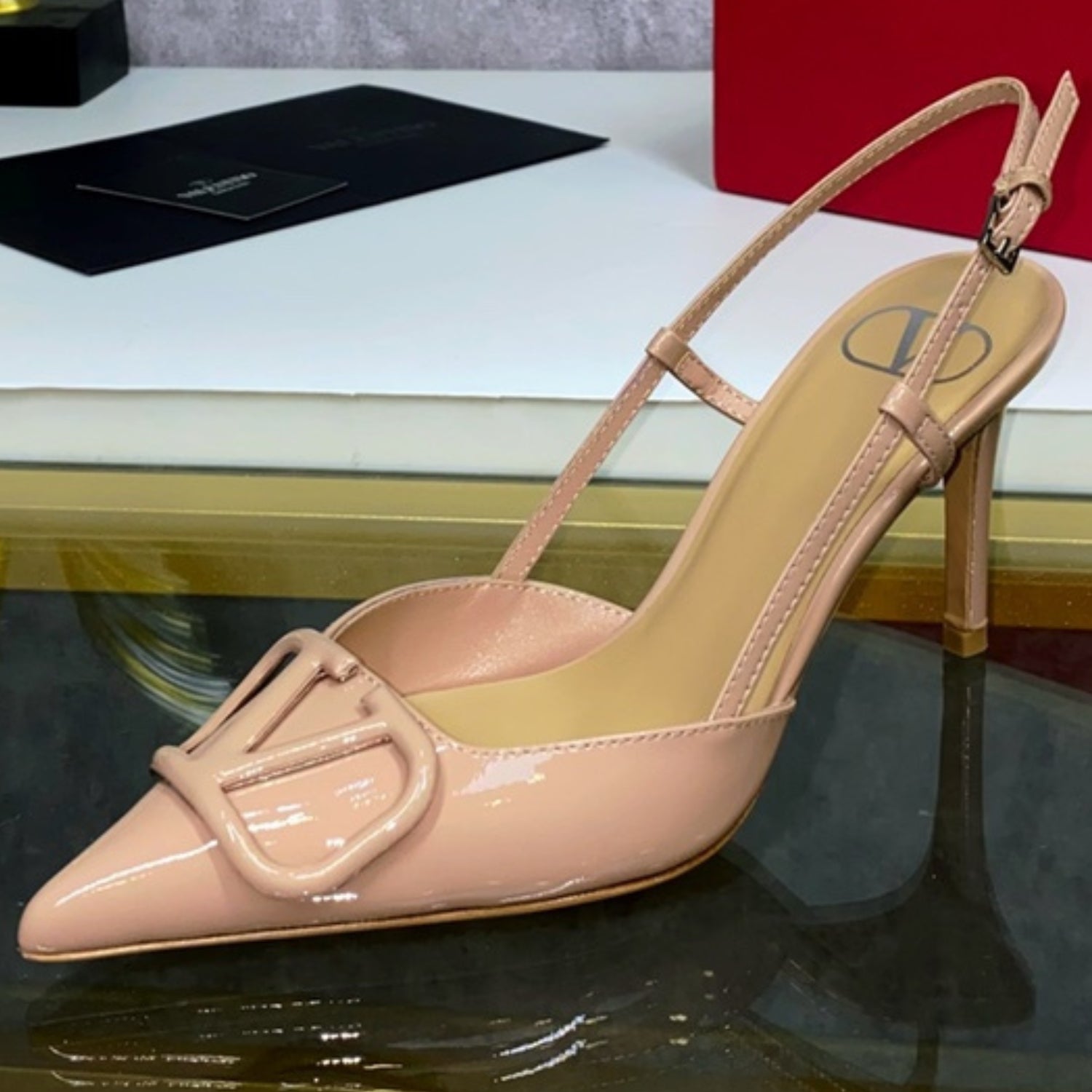 VLT Pink Leather Pumps with 9cm Heel Details