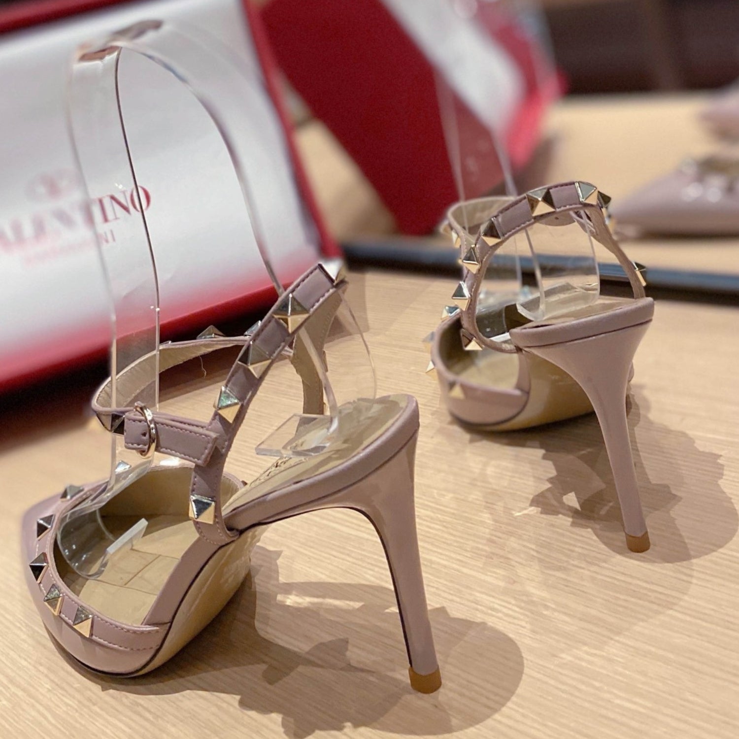 VLT Light brown leather pump with details, 9cm heel