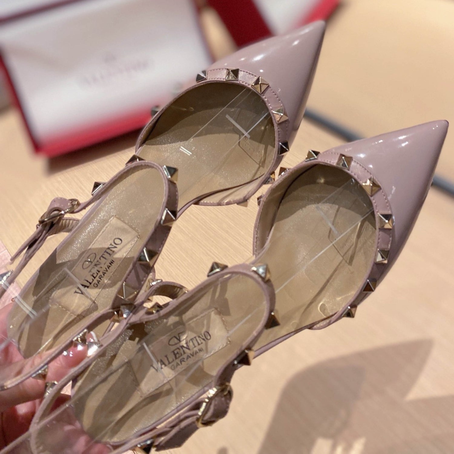 VLT Light brown leather pump with details, 9cm heel