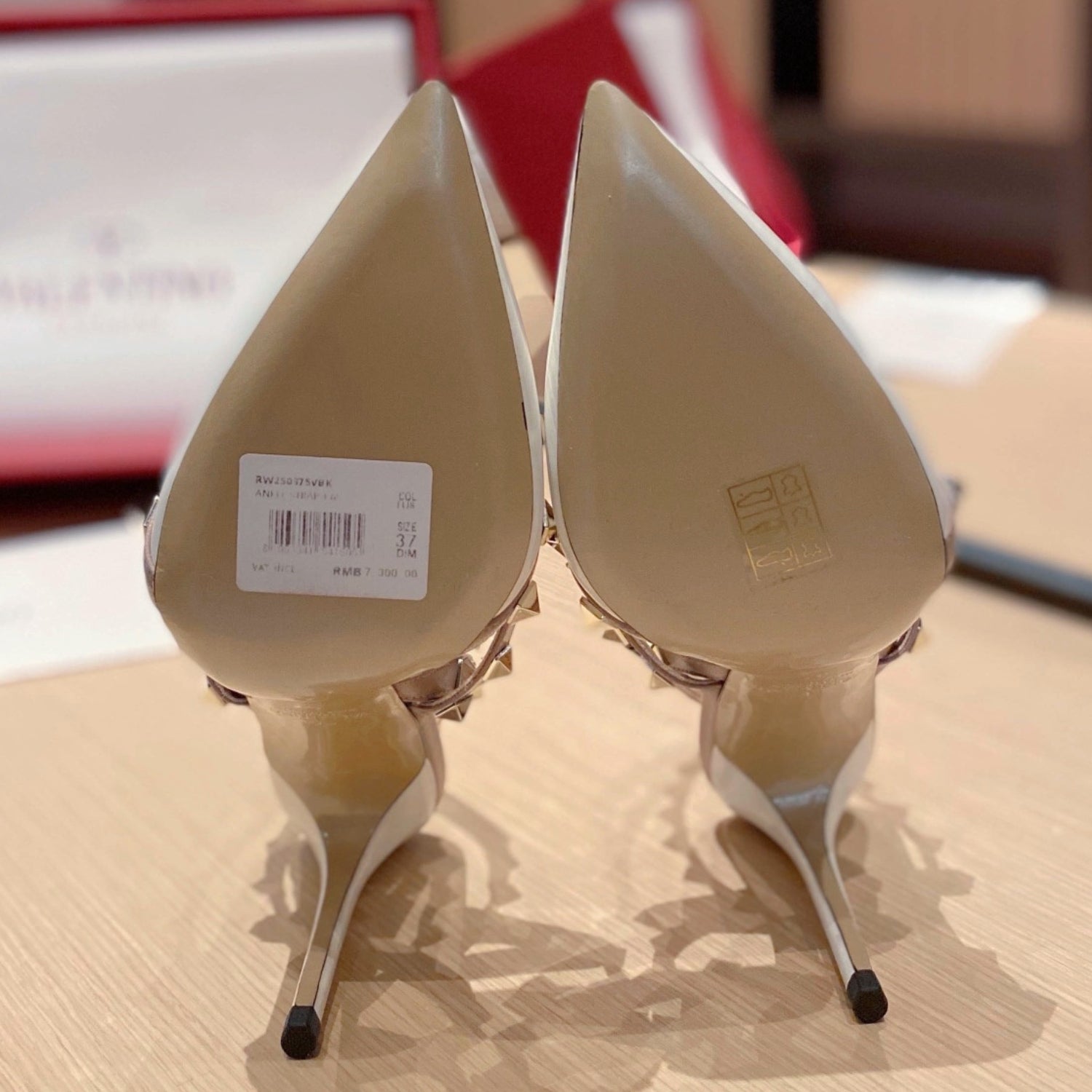 VLT White Leather Pumps with Upper Details, 9cm Heel