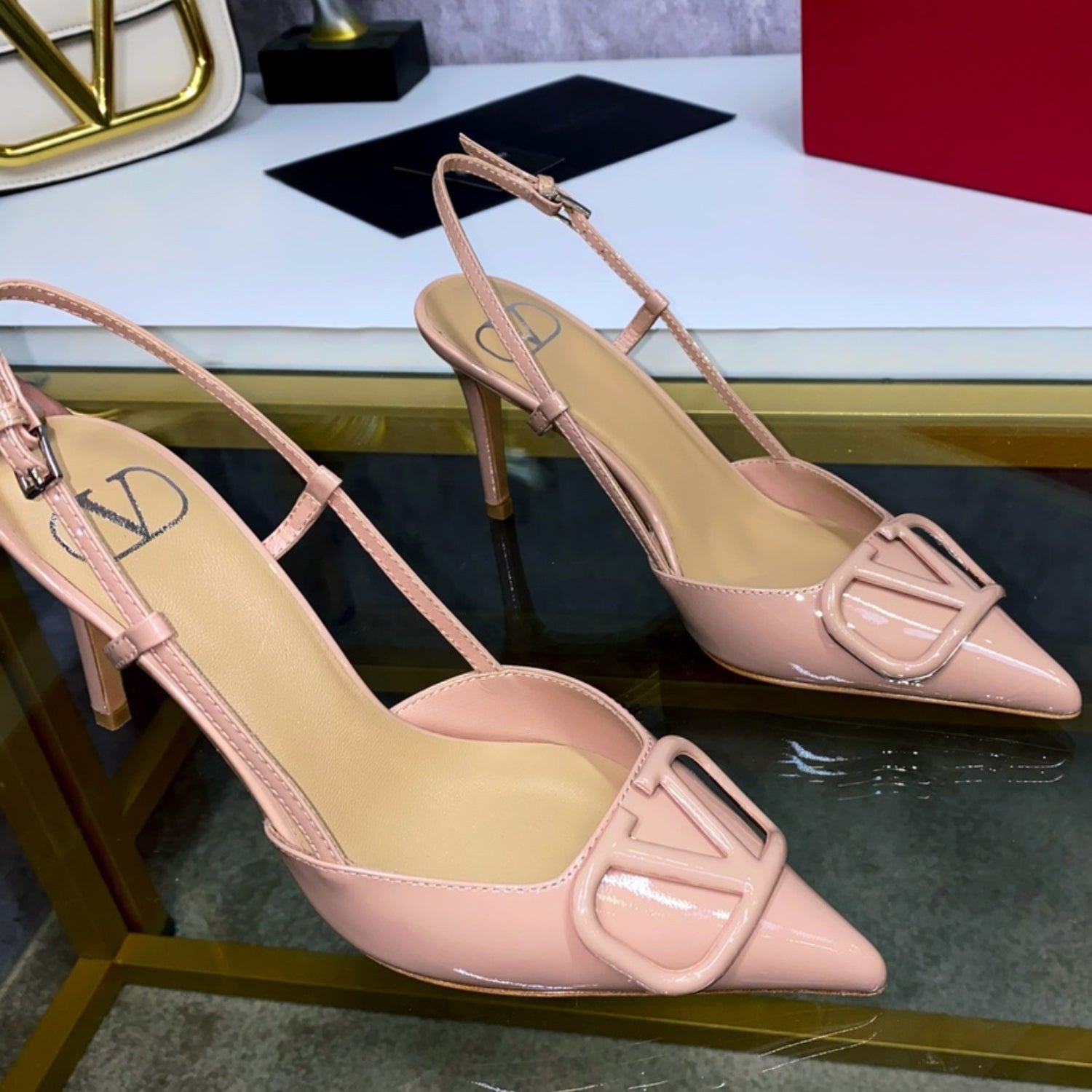 VLT Pink Leather Pumps with 9cm Heel Details