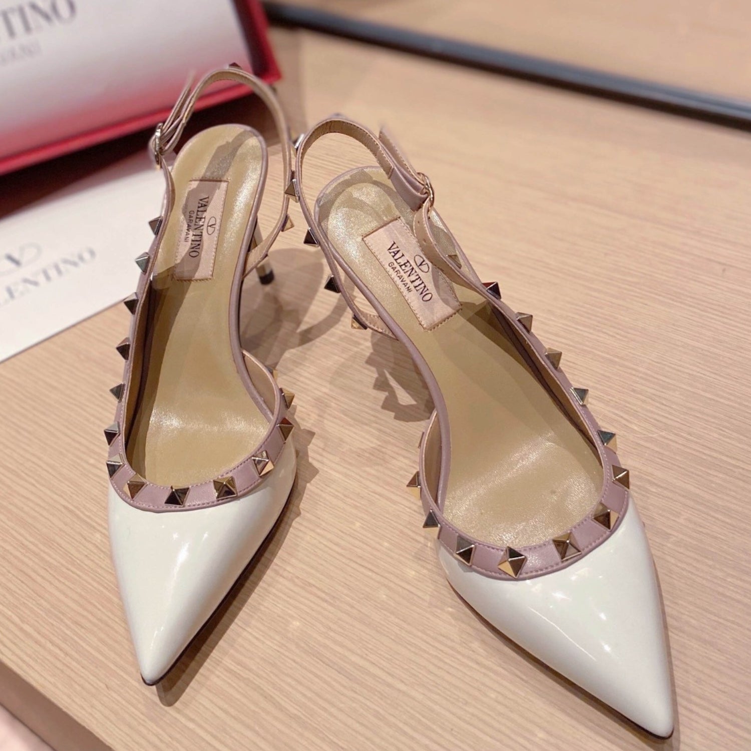 VLT White Leather Pumps with Side Details, 9cm Heel