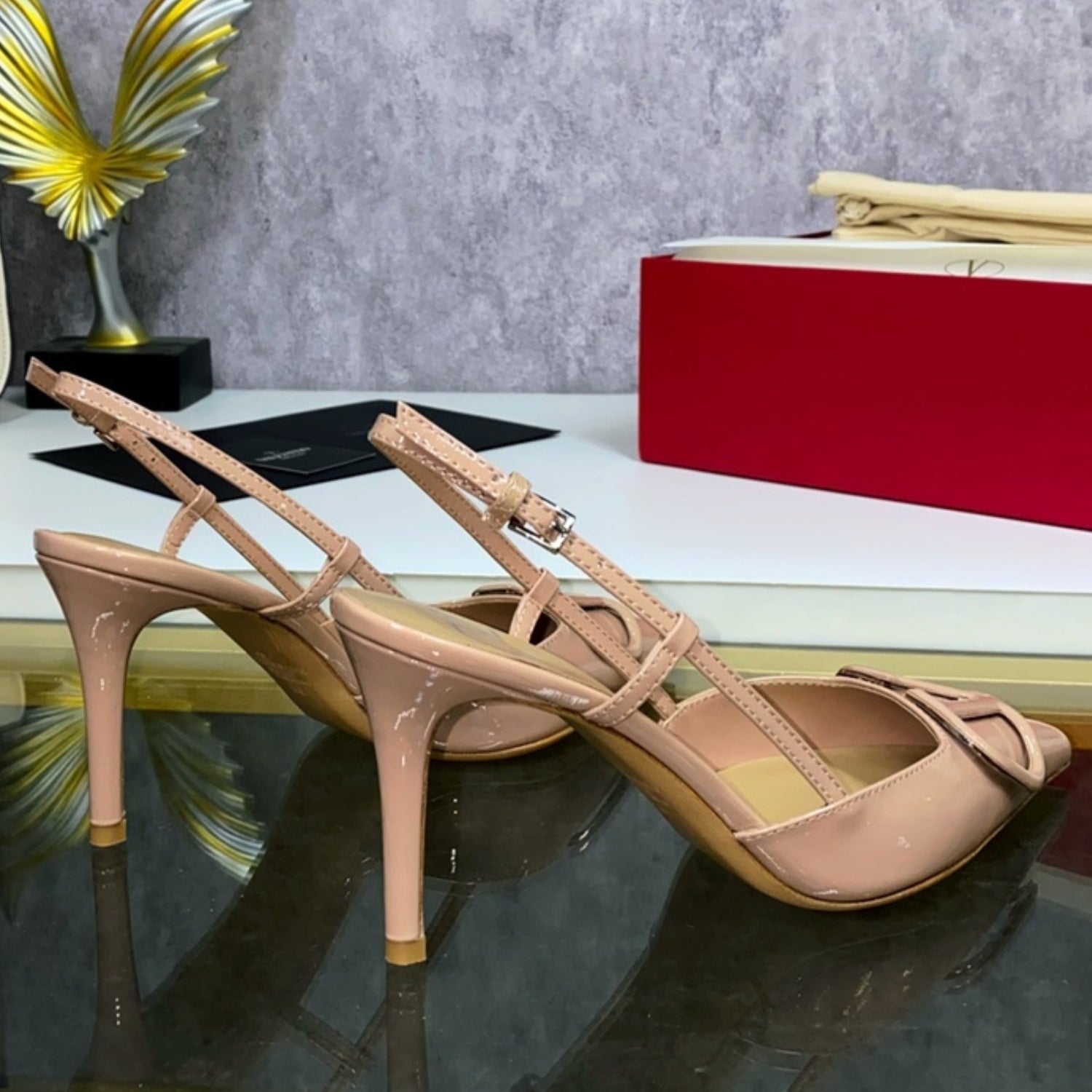 VLT Pink Leather Pumps with Front Logo 8cm Heel