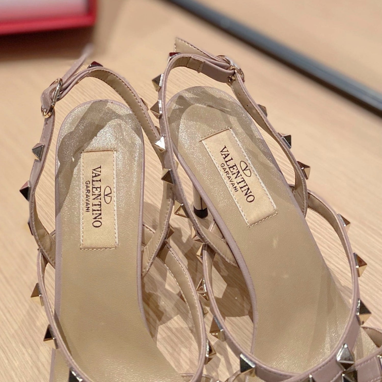 VLT White Leather Pumps with Upper Details, 9cm Heel