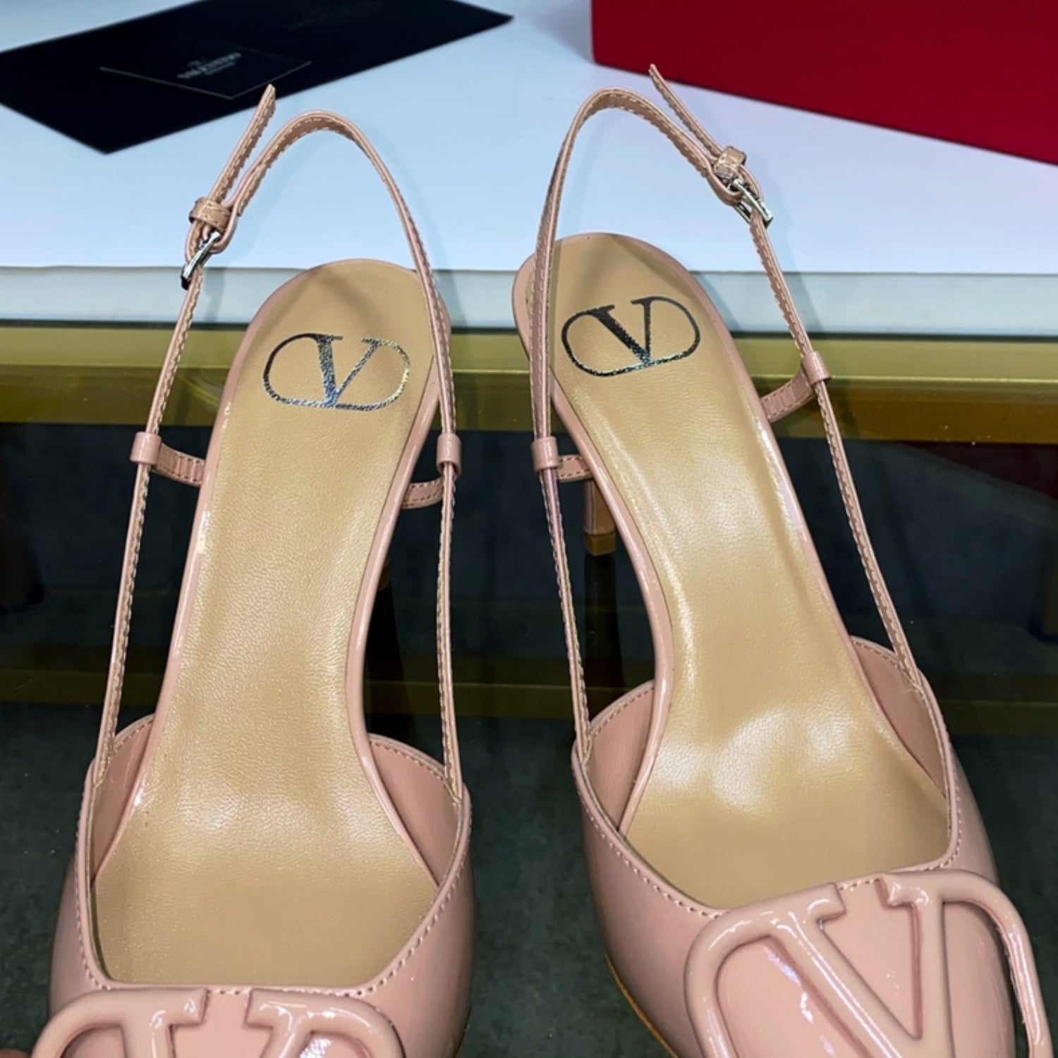 VLT Pink Leather Pumps with 9cm Heel Details