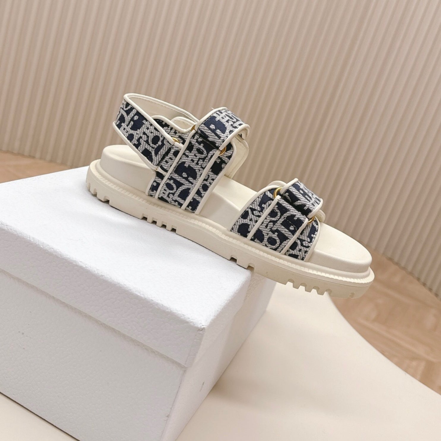 Dio Dioract White and Blue Sandal