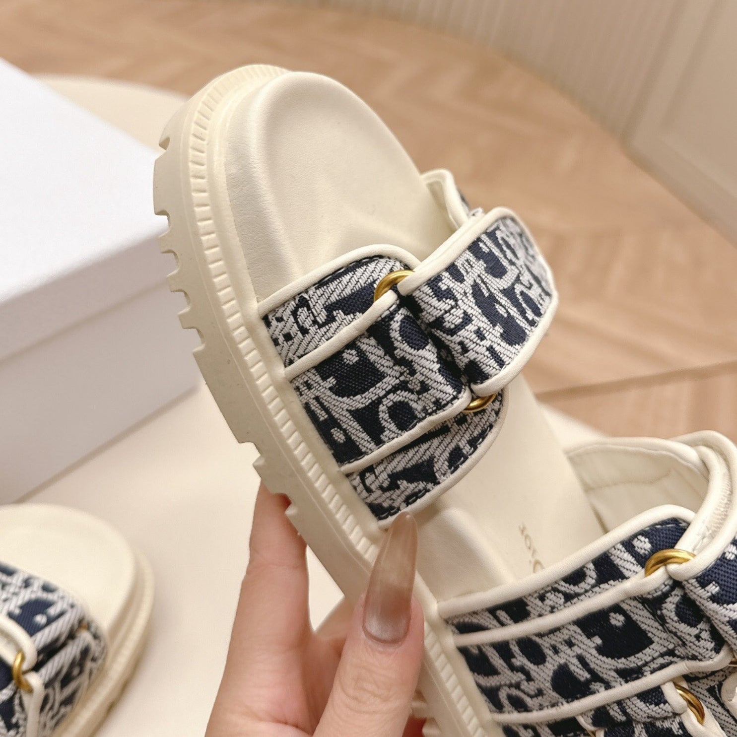 Dio Dioract White and Blue Sandal