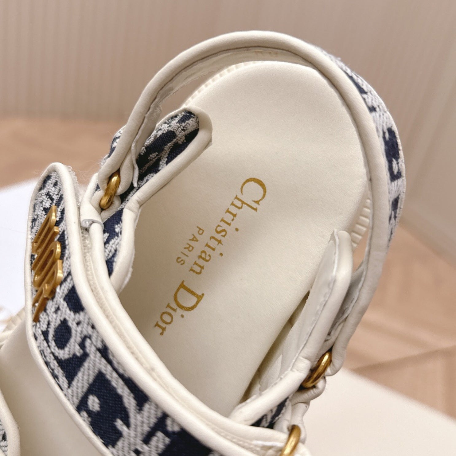 Dio Dioract White and Blue Sandal