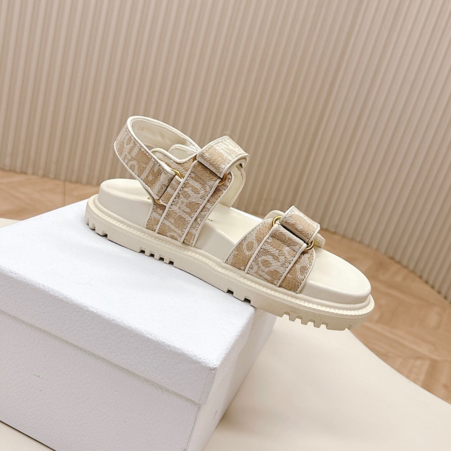 White and Beige Dio Dioract Sandal