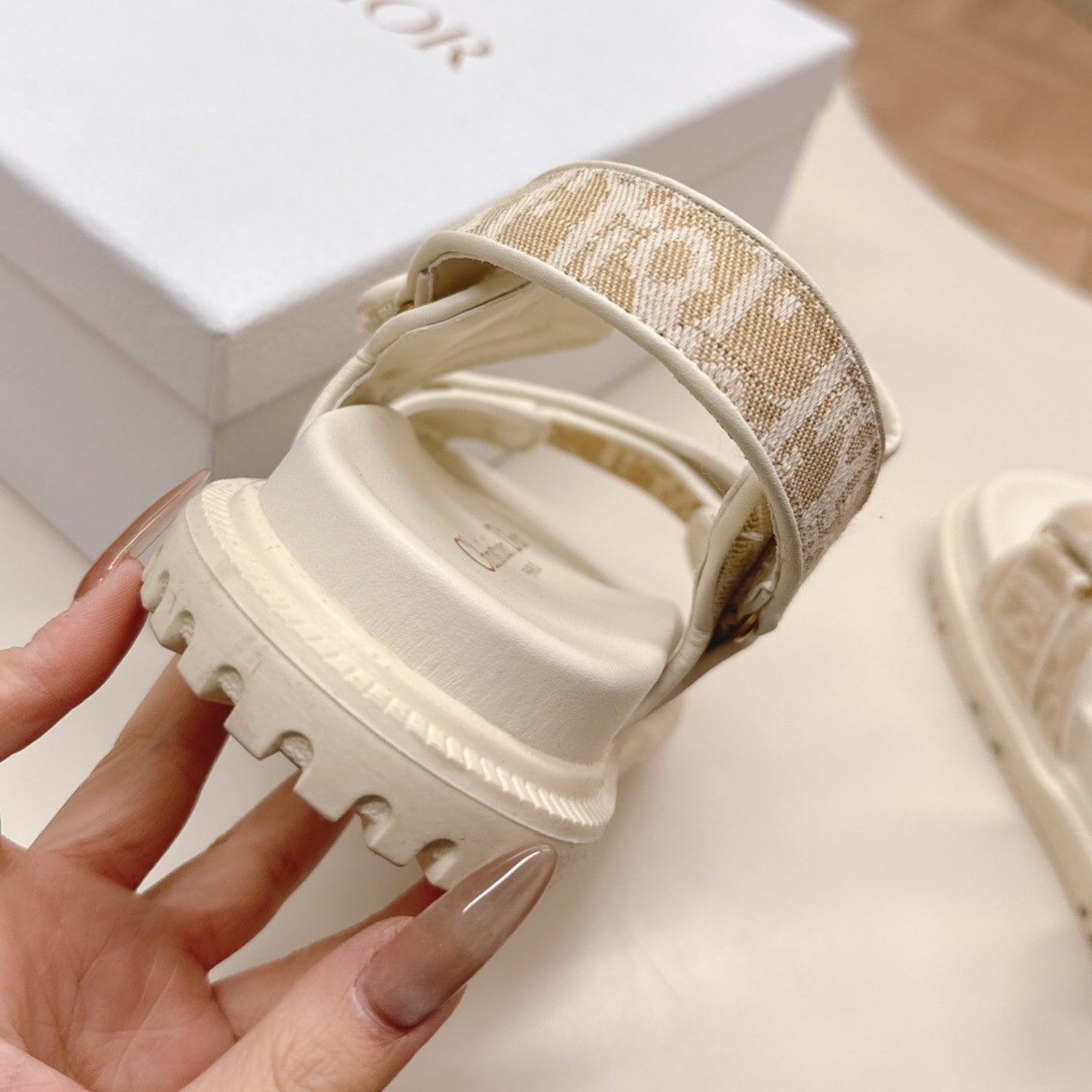 White and Beige Dio Dioract Sandal
