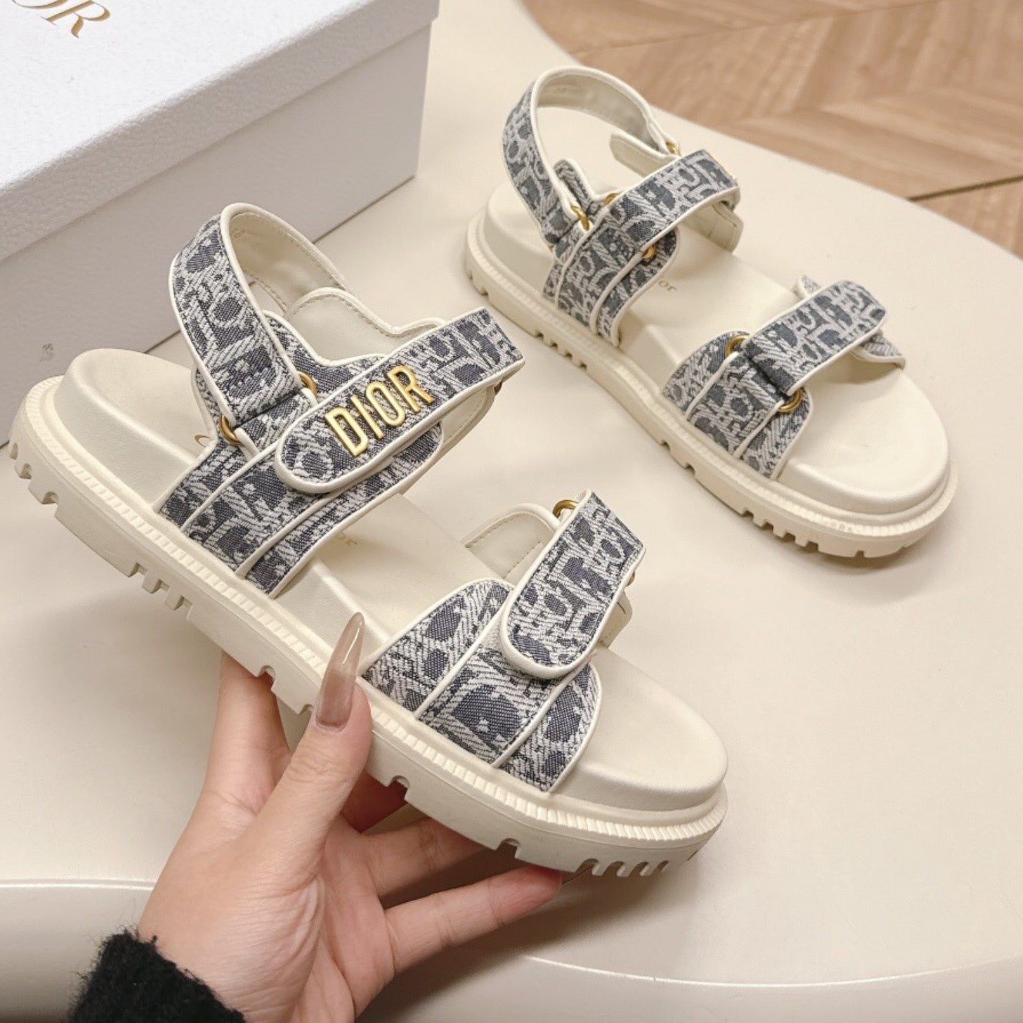 White and Gray Dio Dioract Sandal