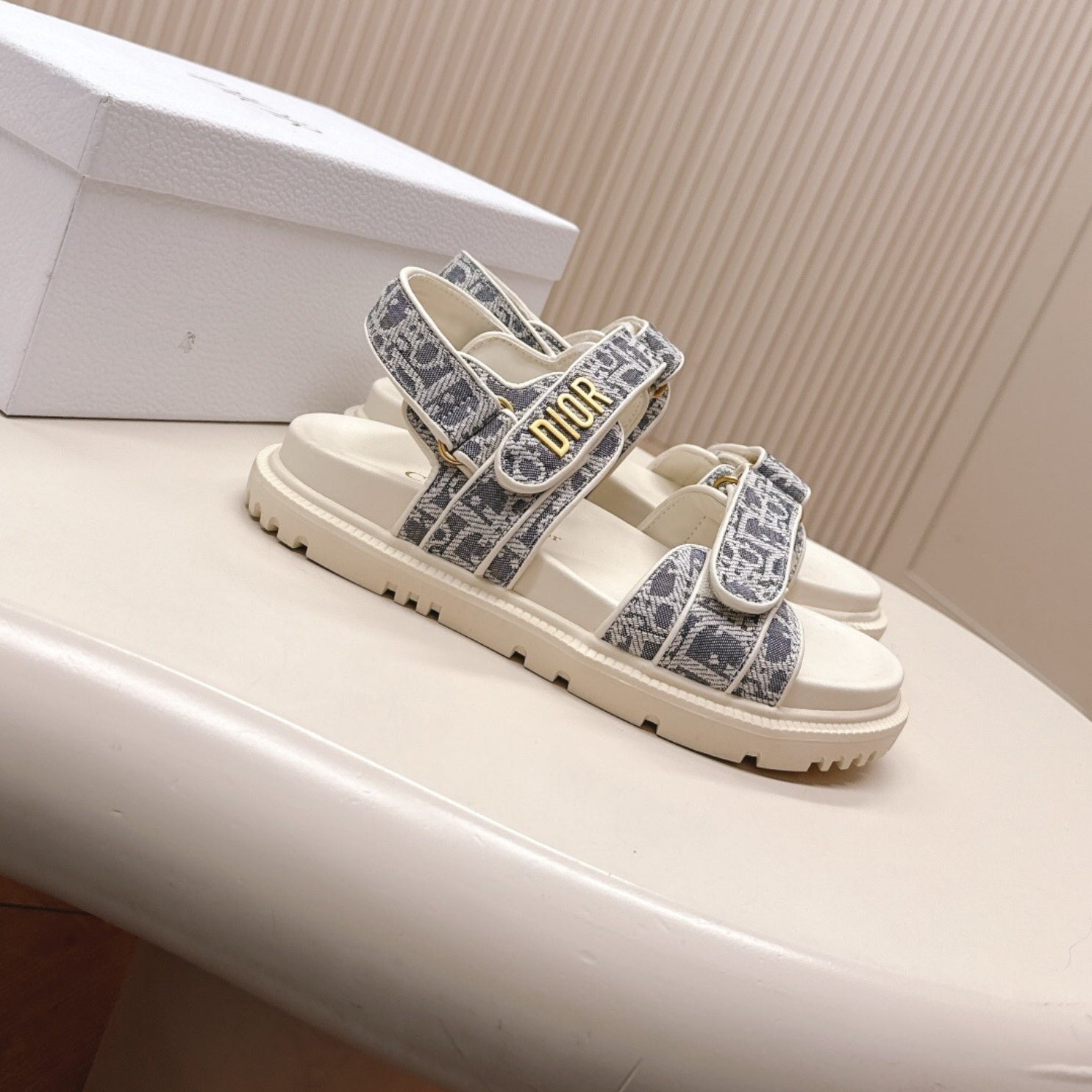 White and Gray Dio Dioract Sandal