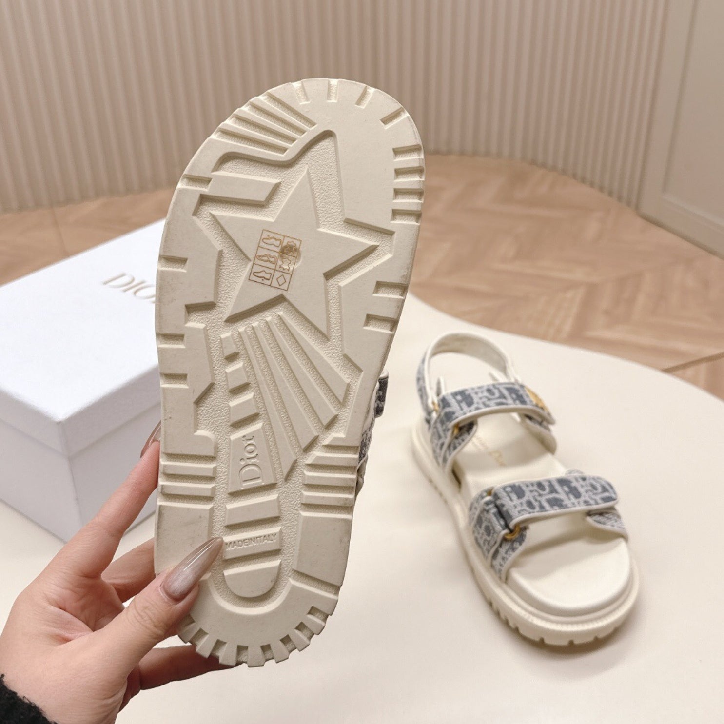 White and Gray Dio Dioract Sandal
