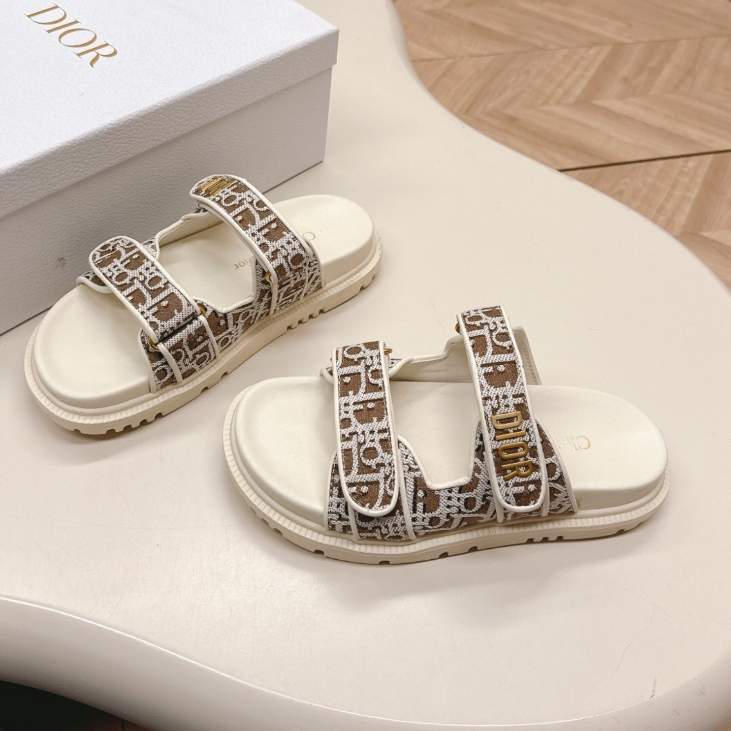Dio Dioract Slide Sandal White and Brown