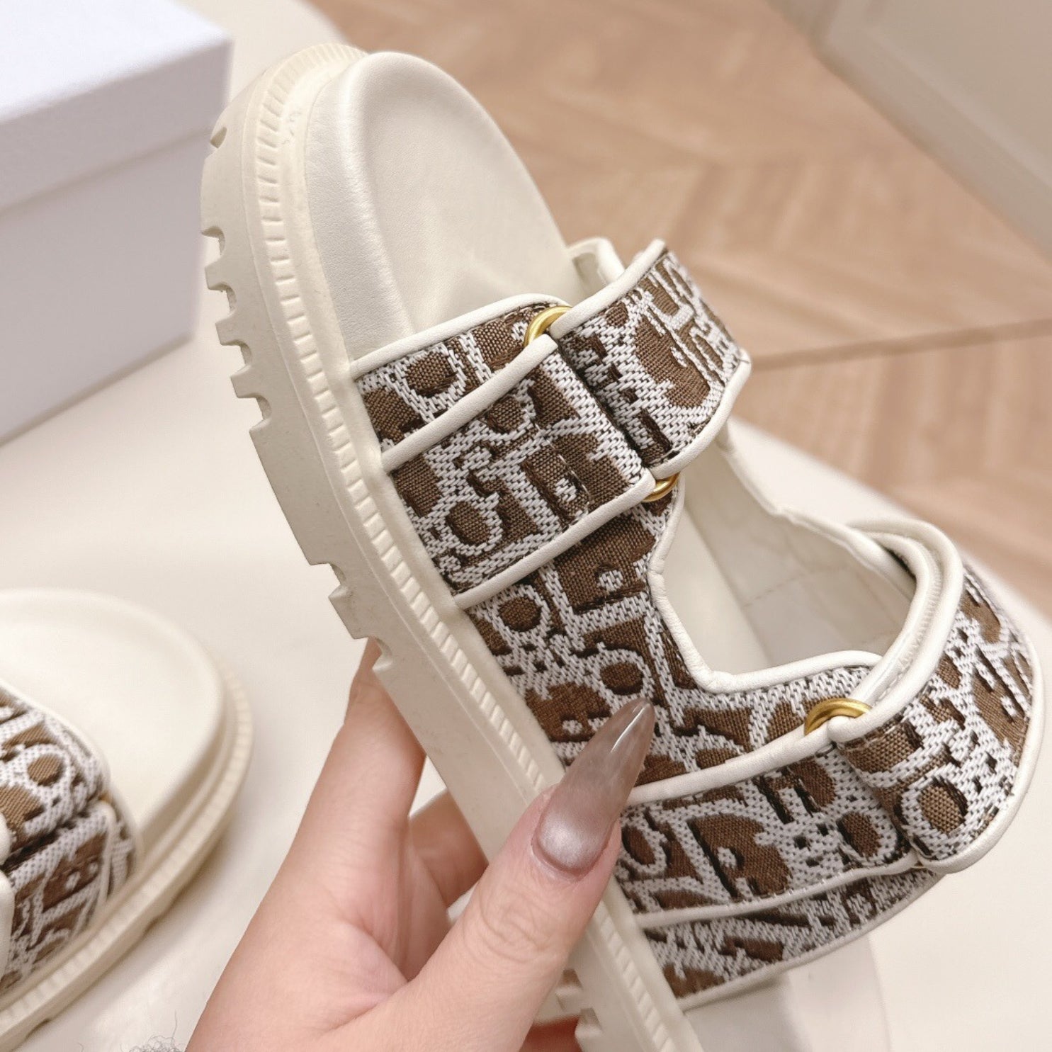 Dio Dioract Slide Sandal White and Brown