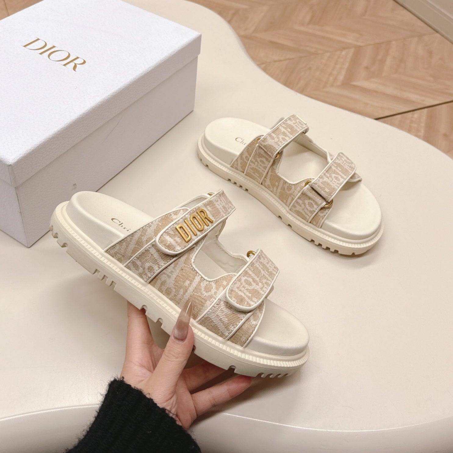 Dio Dioract Slide Sandal White and Beige