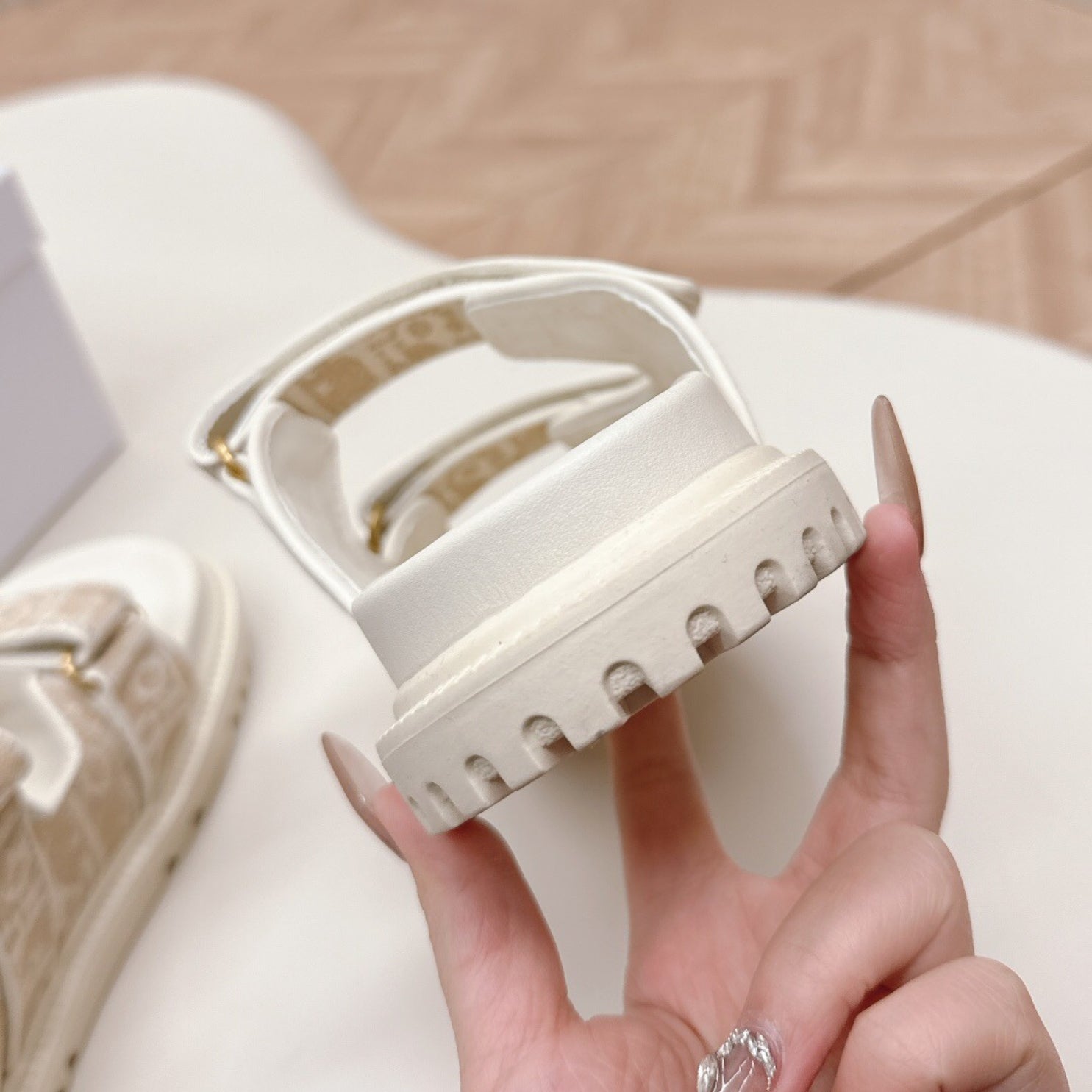 Dio Dioract Slide Sandal White and Beige