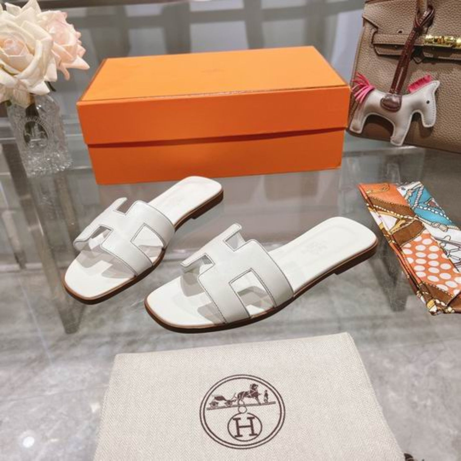 HRMS Oran White Sandal