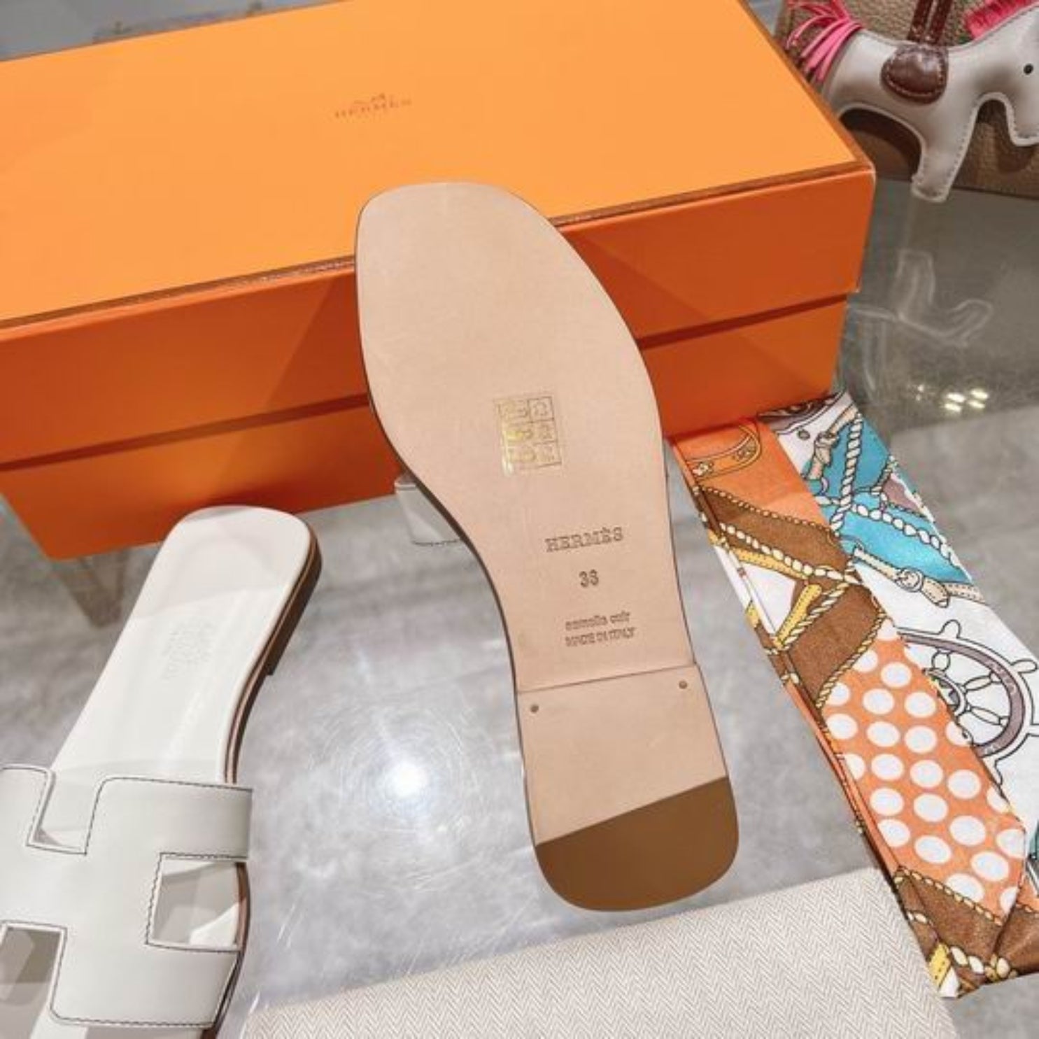 HRMS Oran White Sandal