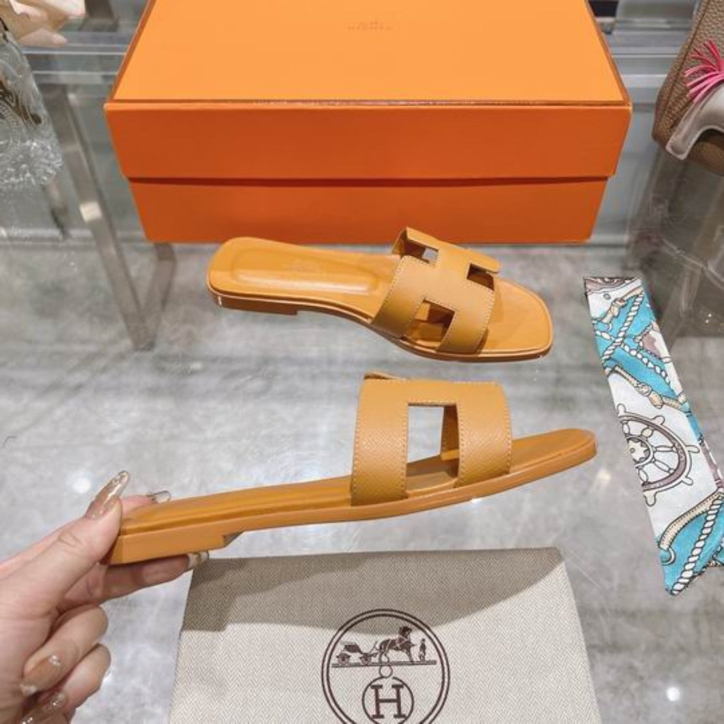 HRMS Oran Caramel Sandal