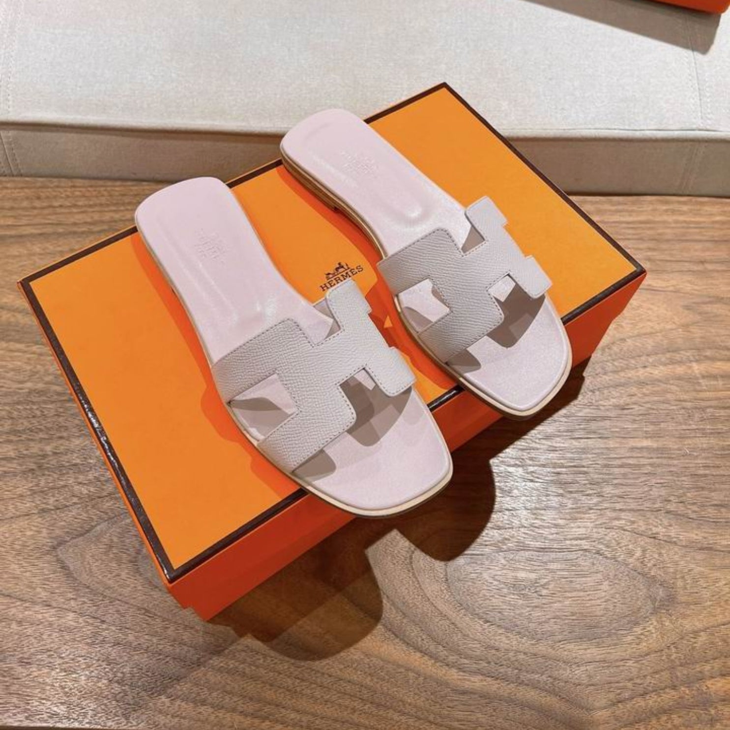 HRMS Oran Off White Sandal