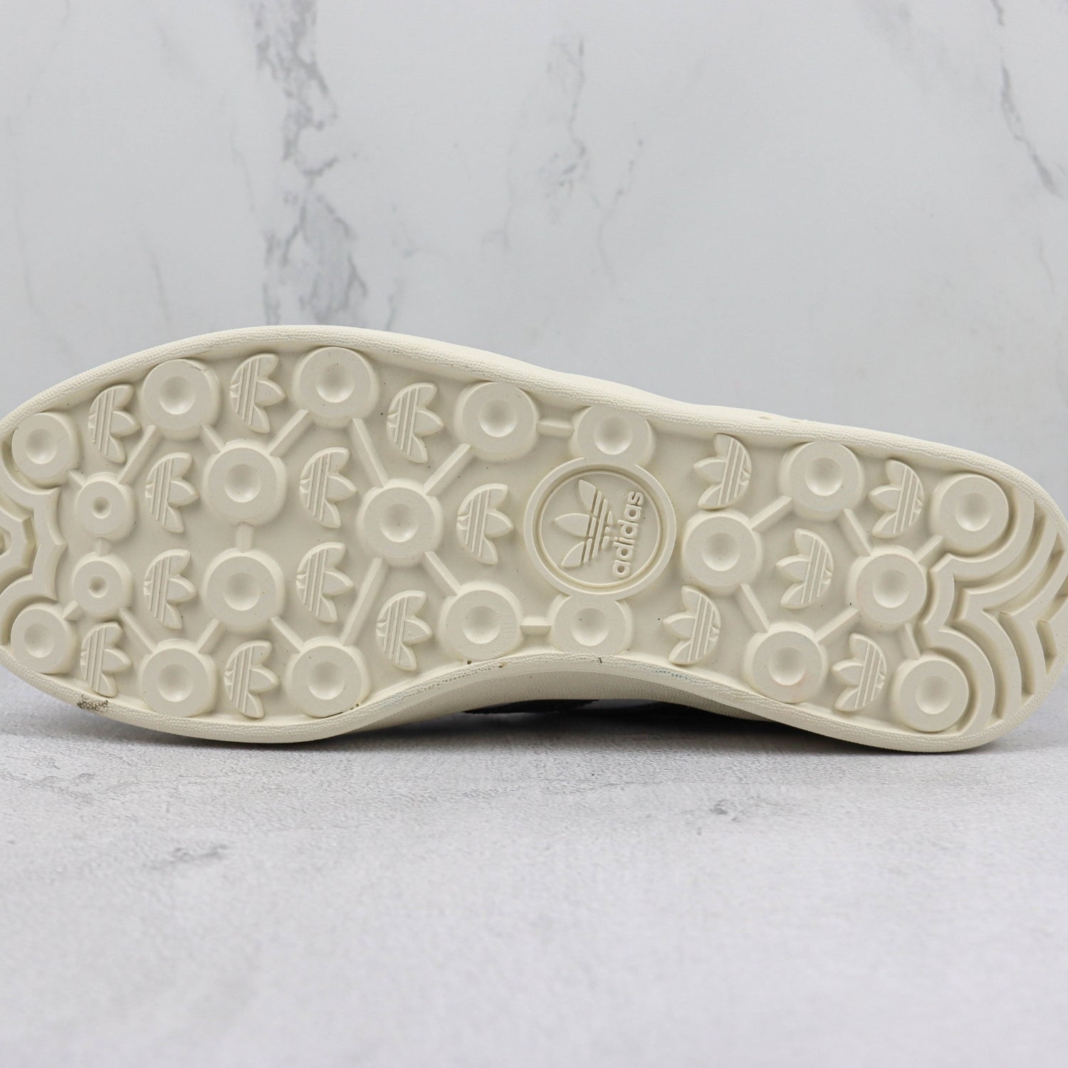 Ads Gazelle Classic White and Black Tennis Shoes