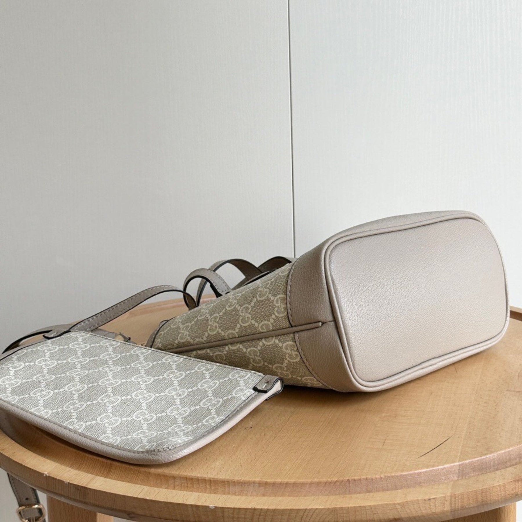 GG Ophidia Tote Mini Supreme Bag Beige and White 22cm