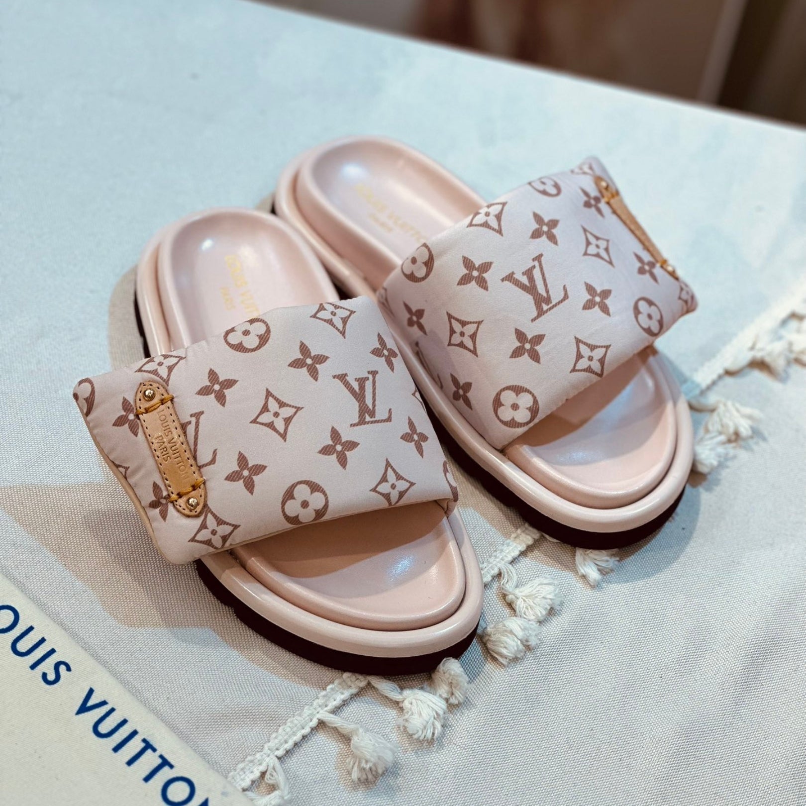 Lv pool pillow flat comfort Beige flip flops