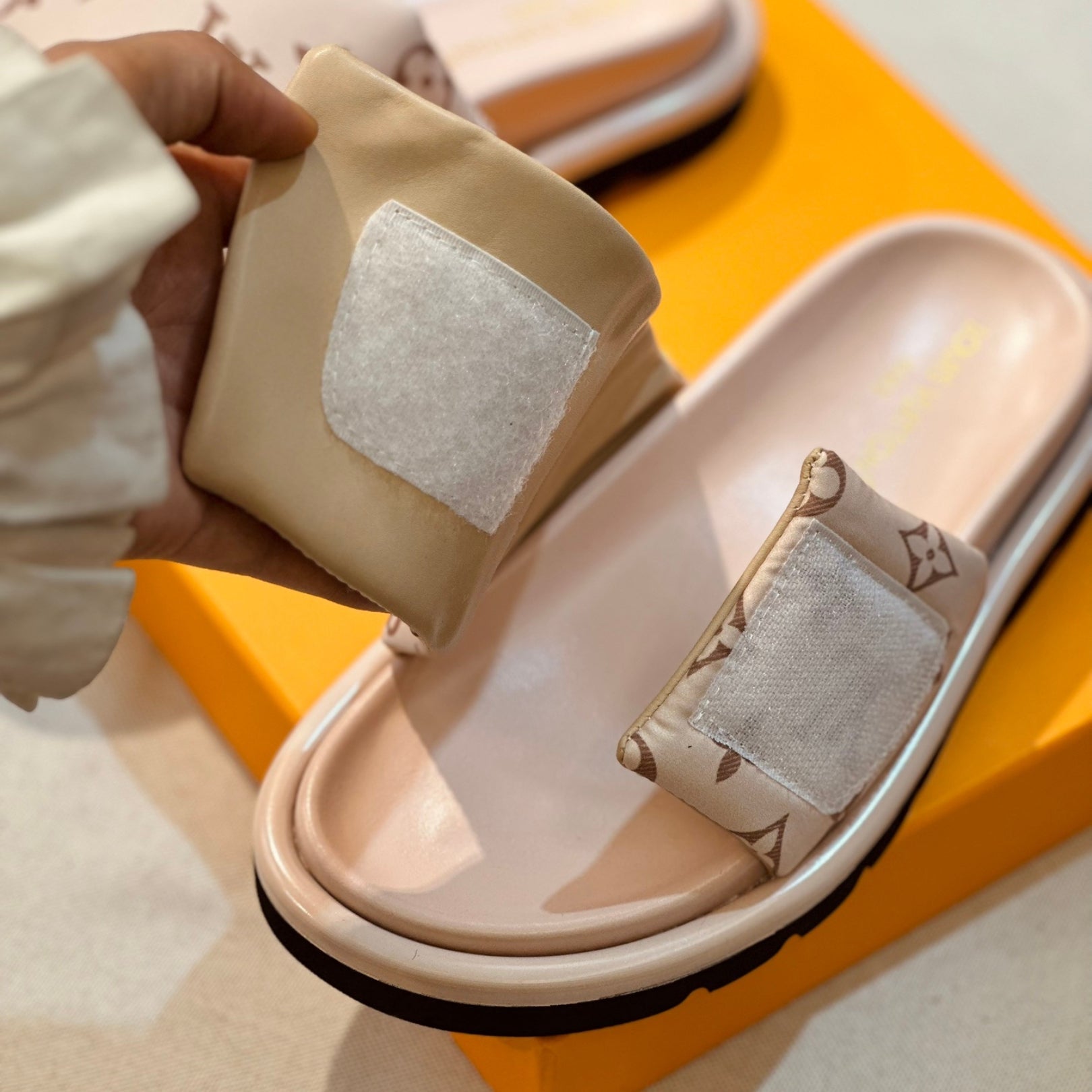 Lv pool pillow flat comfort Beige flip flops