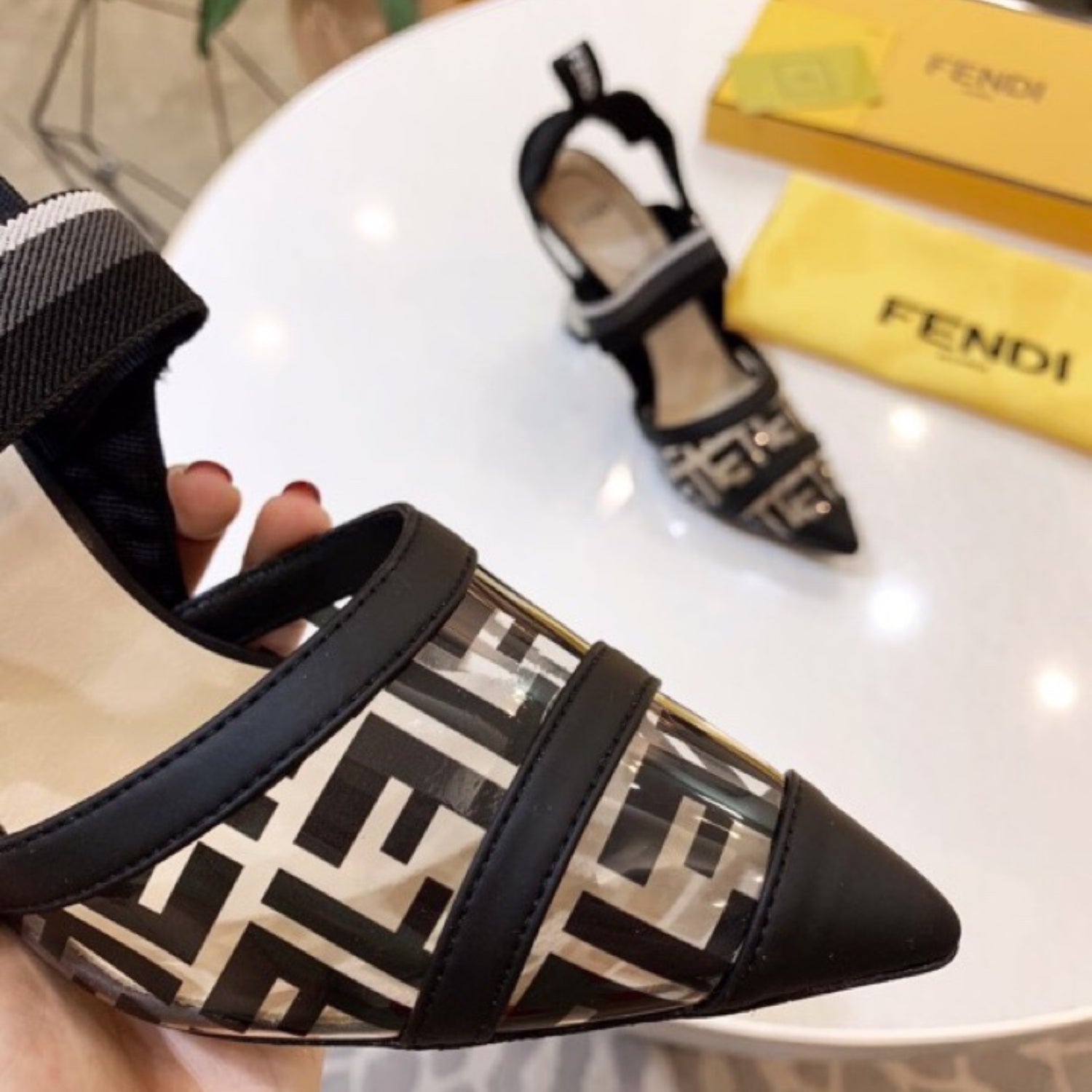 FND Black Pumps with Leather Canvas and 9.5cm Heel