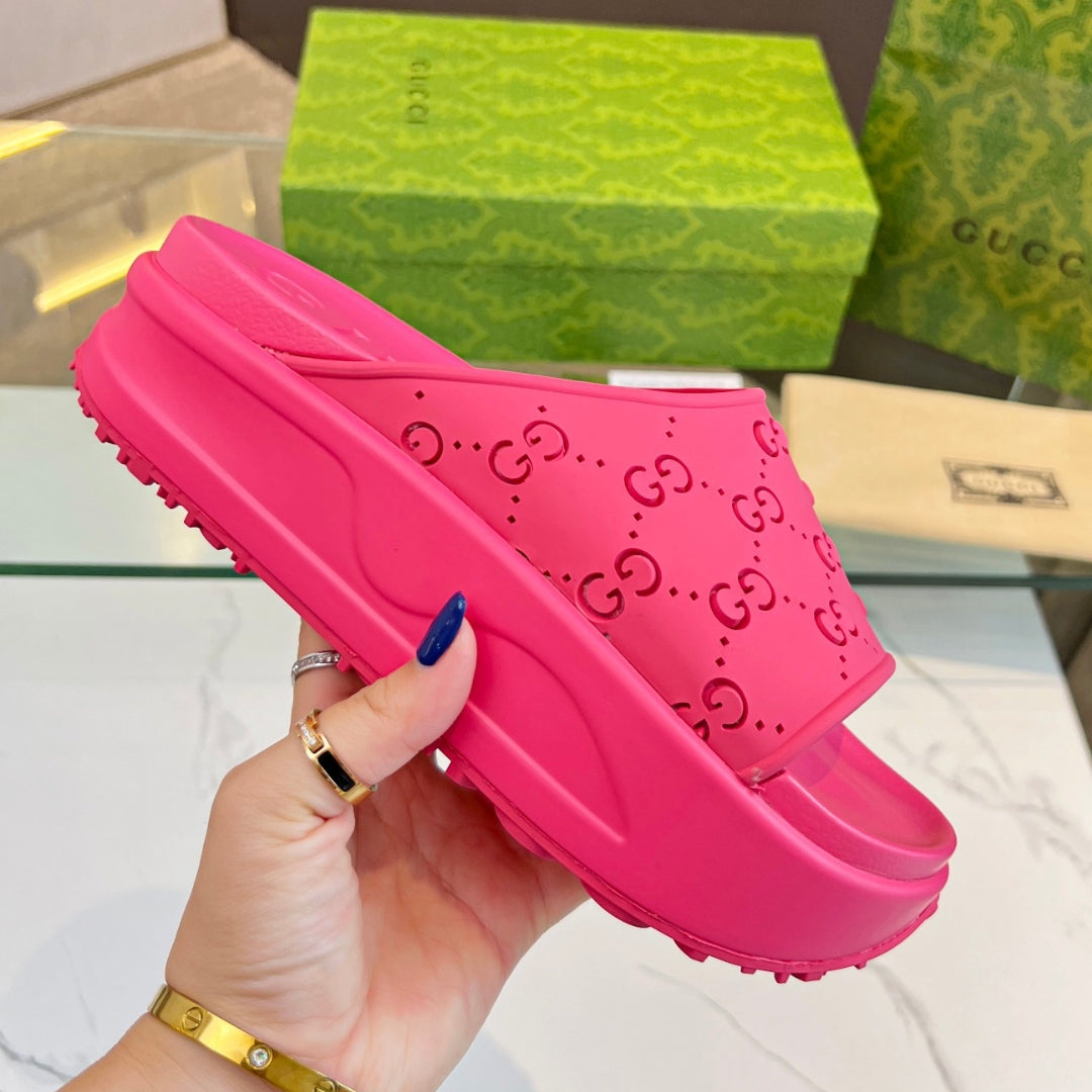 GG Pink Canvas Slide Flip Flops Details