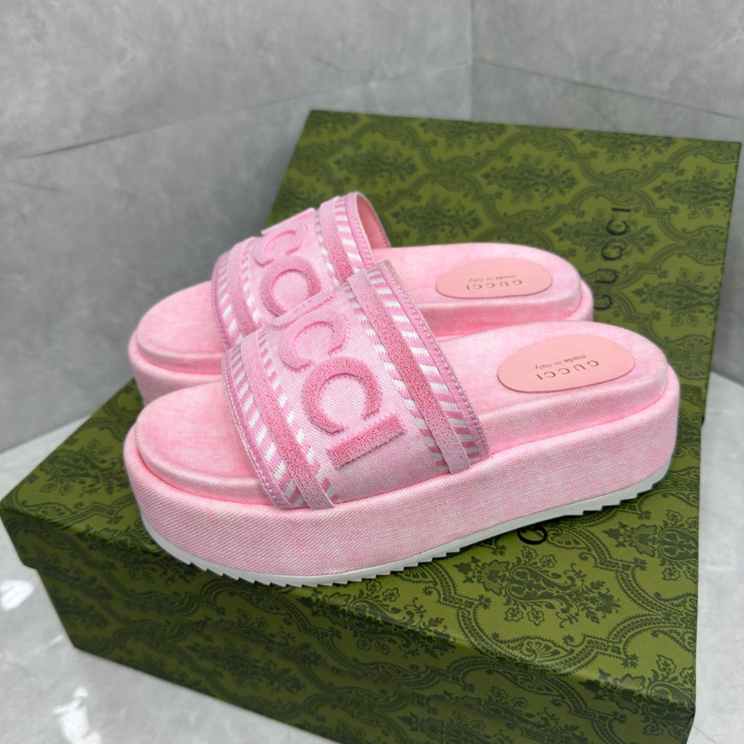Sandália GG Plataforma Slide Rosa com logo