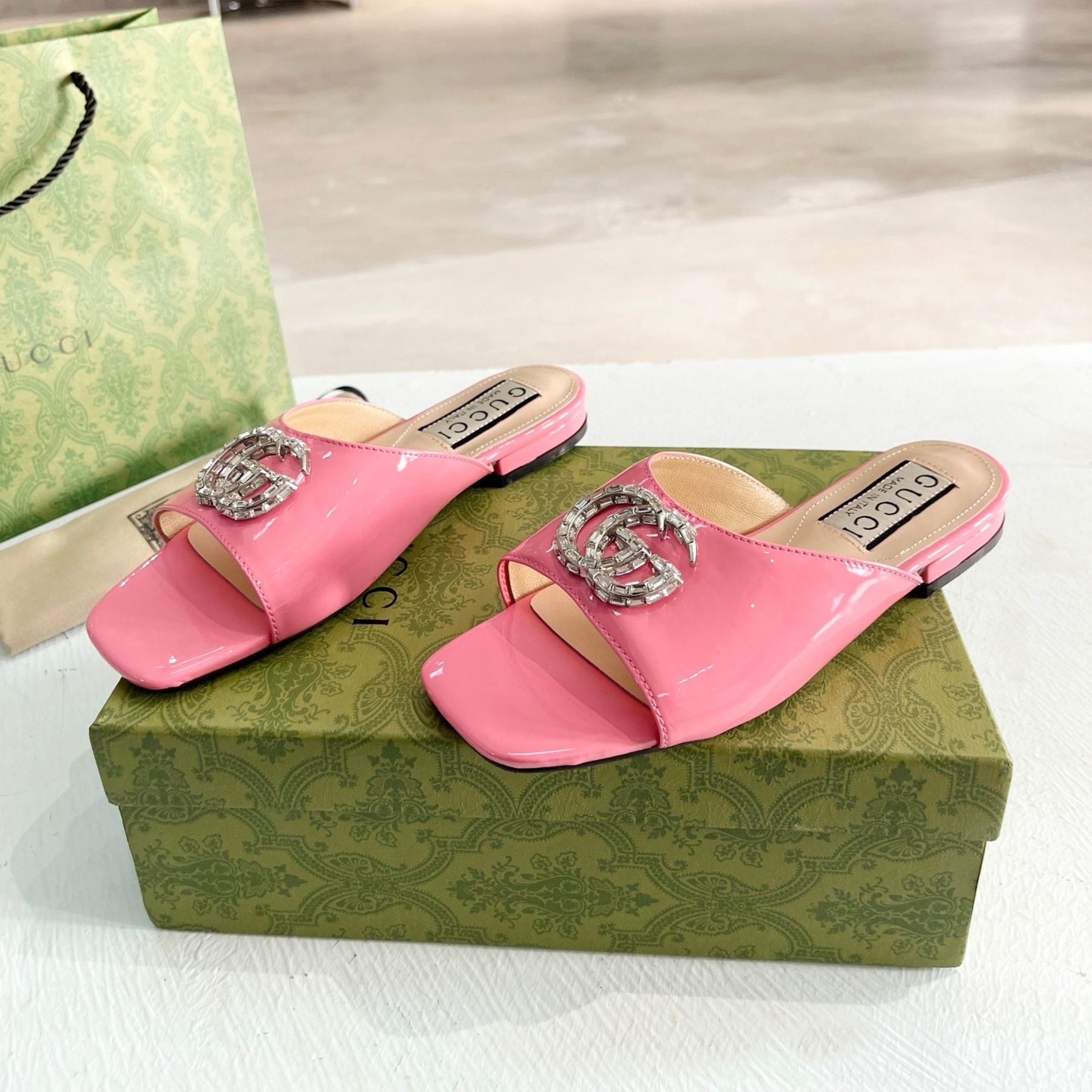Sandália GG flat com Double GG Rosa